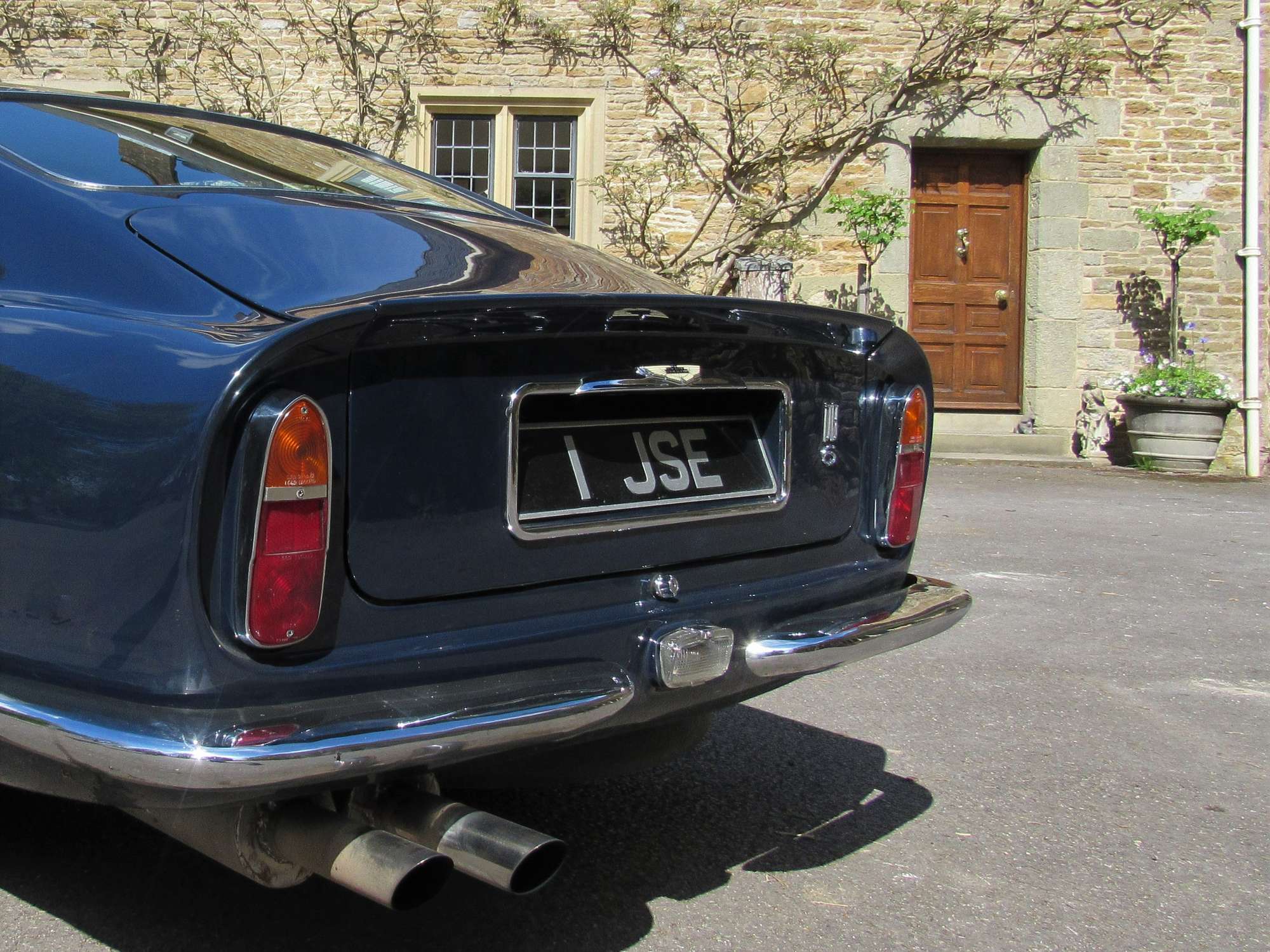 1967 Aston Martin DB6-Auction Lot