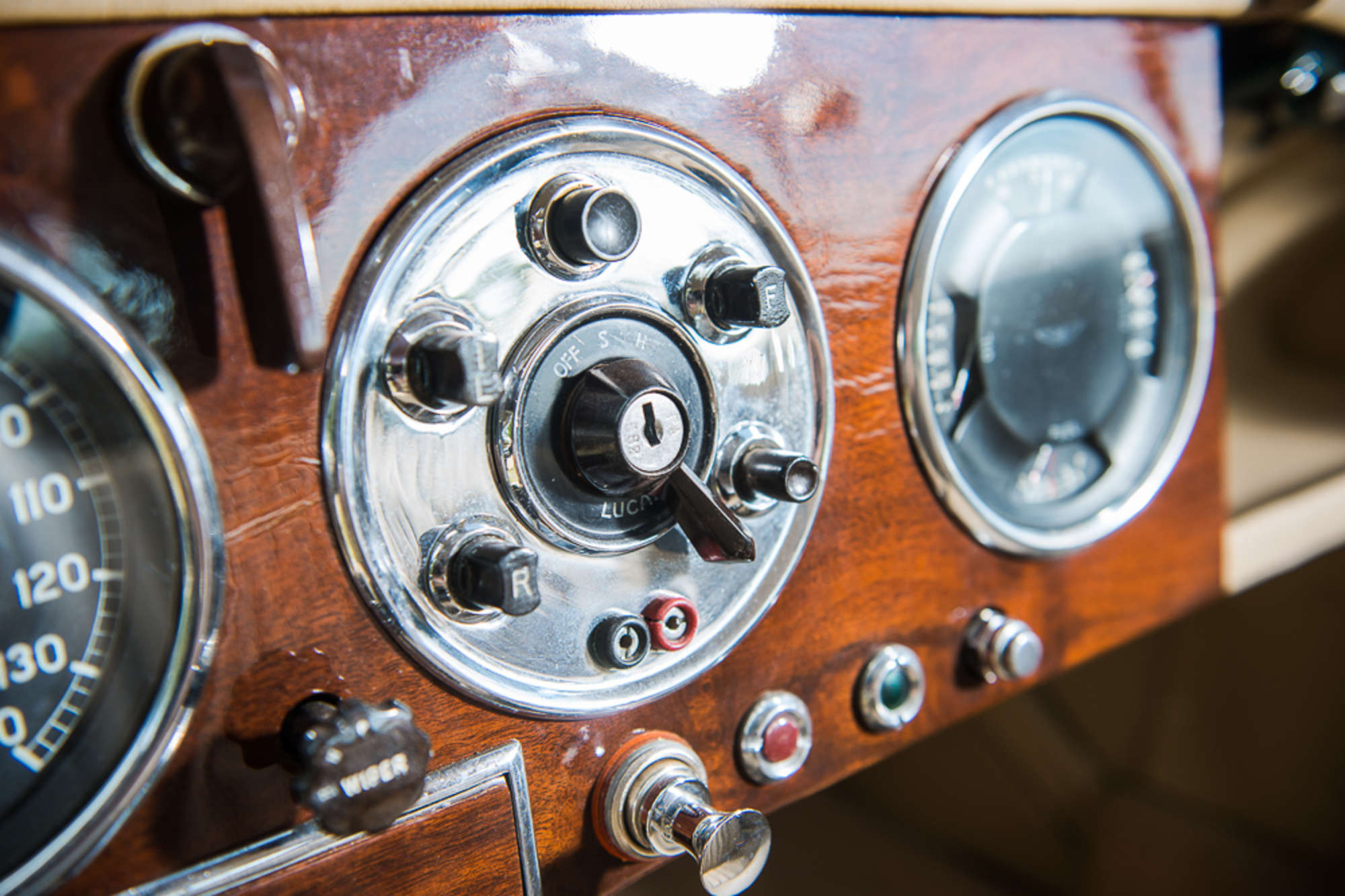 1954 Aston Martin DB2/4-Auction Lot