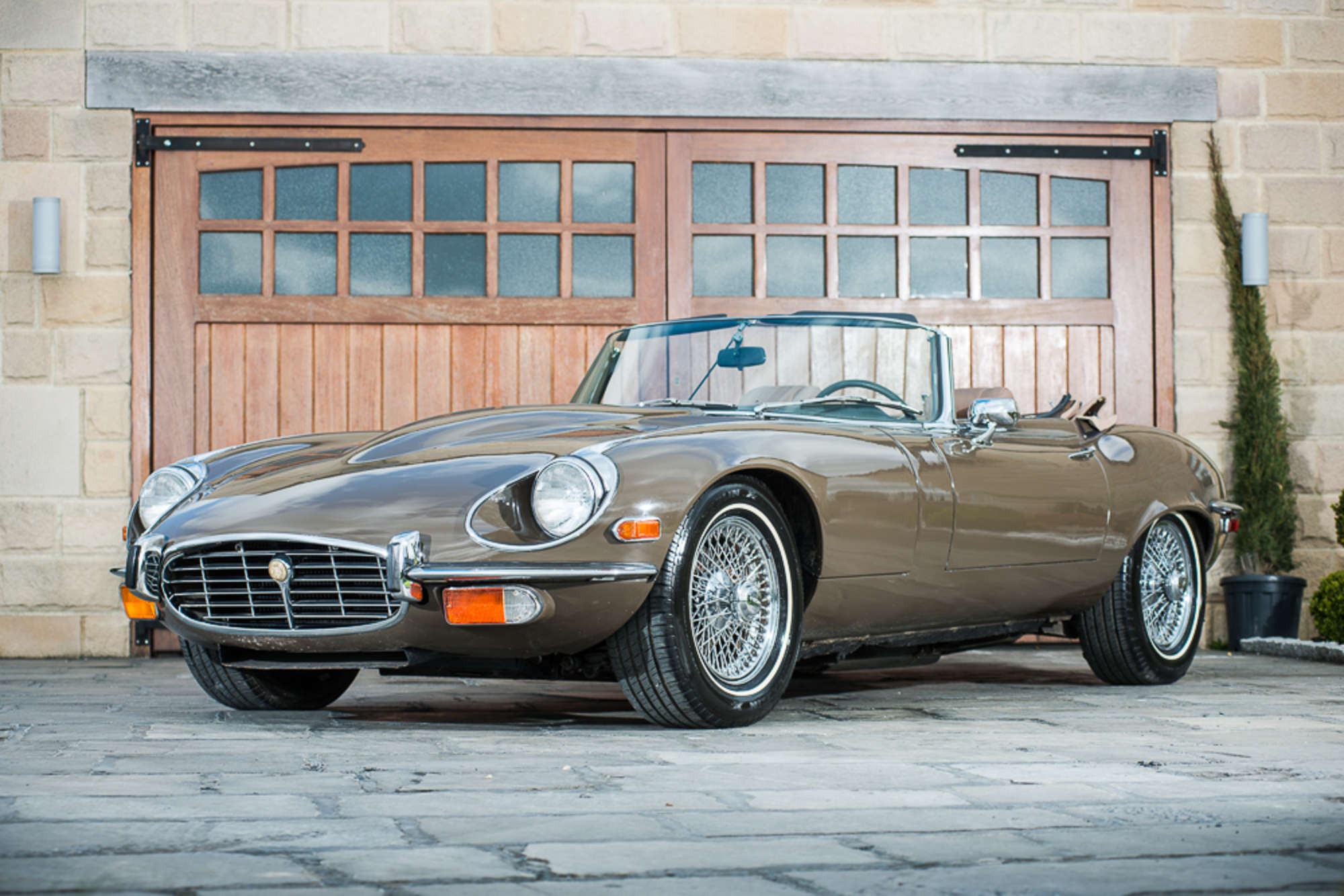 ** RegretfullyWithdrawn ** 1974 Jaguar E-Type Roadster Serie-Auction Lot