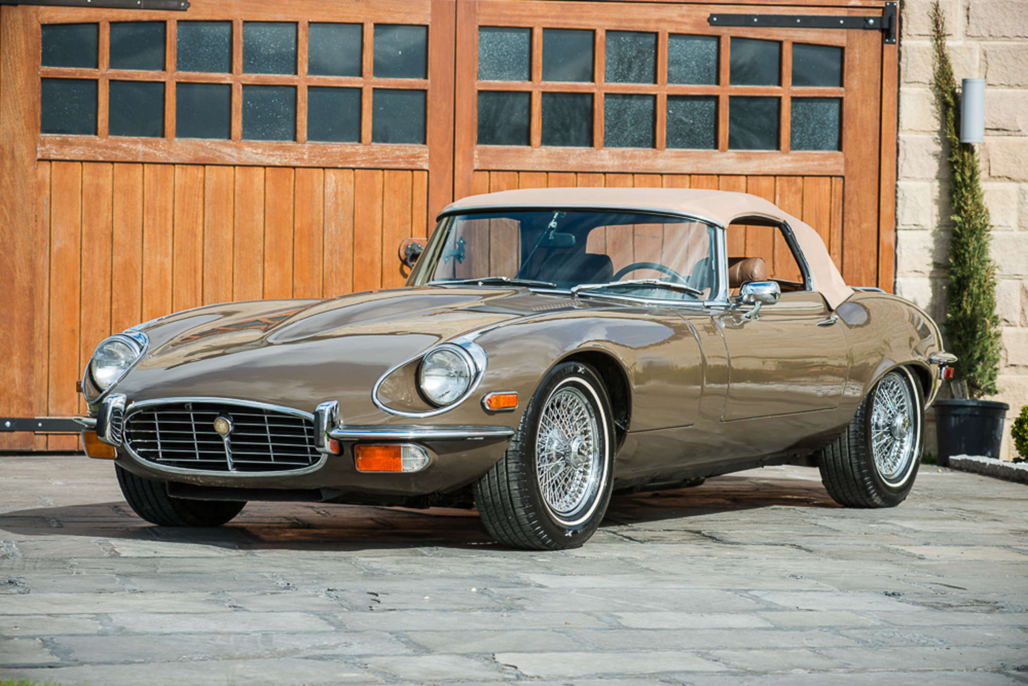 ** RegretfullyWithdrawn ** 1974 Jaguar E-Type Roadster Serie-Auction Lot