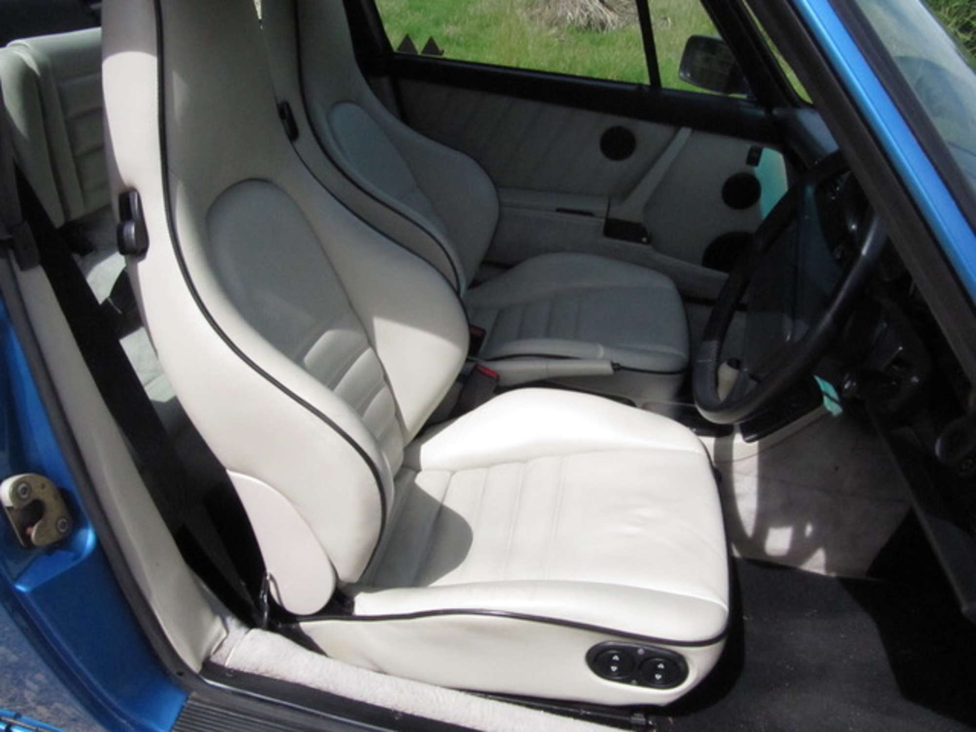 1990 Porsche 911 (964) Carrera 2 Targa-Sold