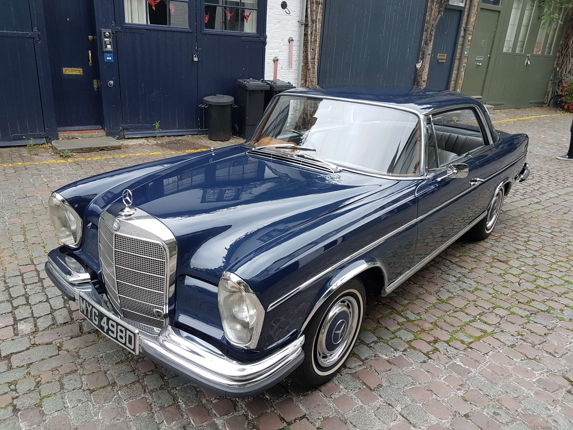 1966 Mercedes-Benz 250SE Coupé-Sold