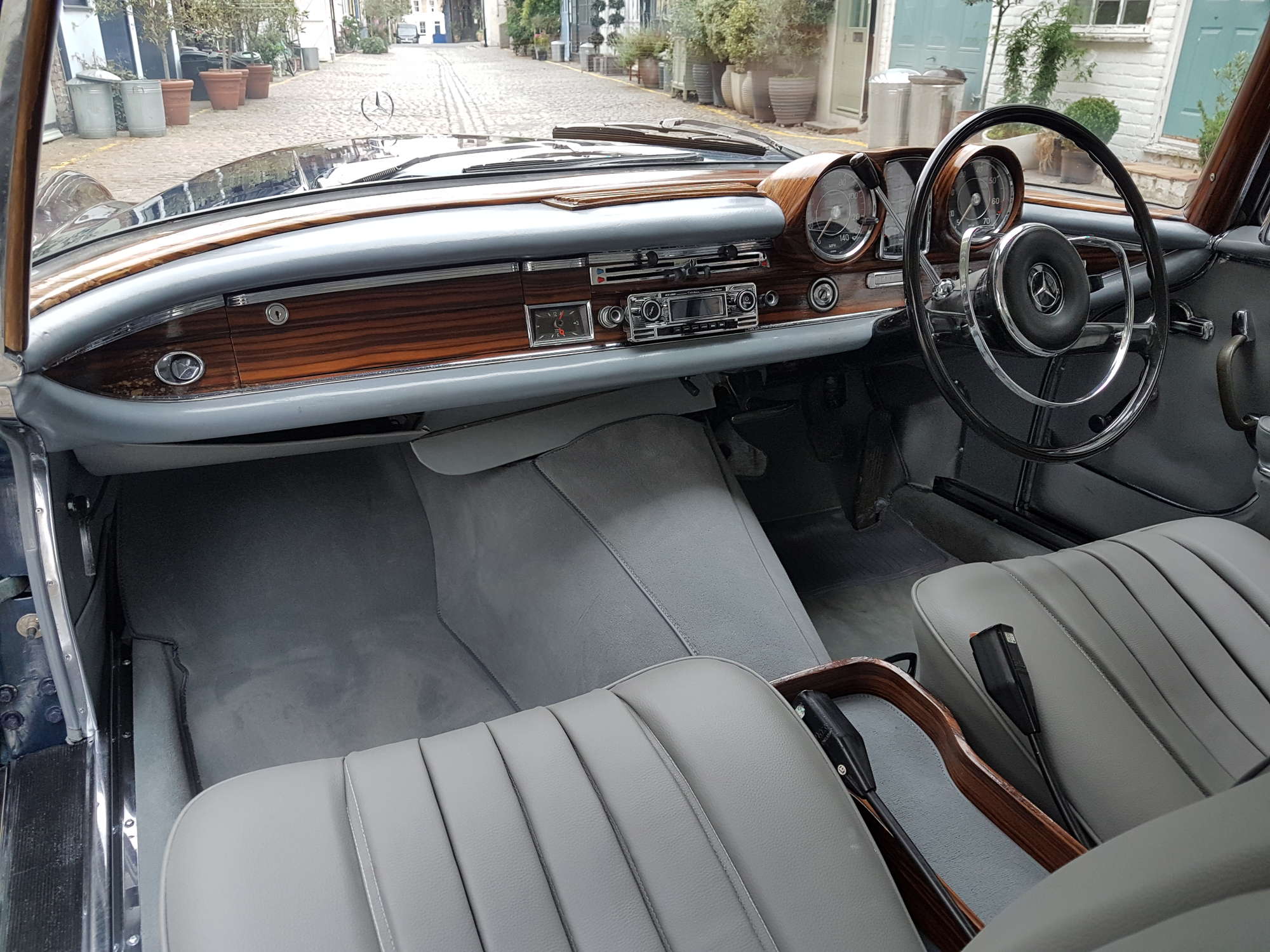 1966 Mercedes-Benz 250SE Coupé-Sold