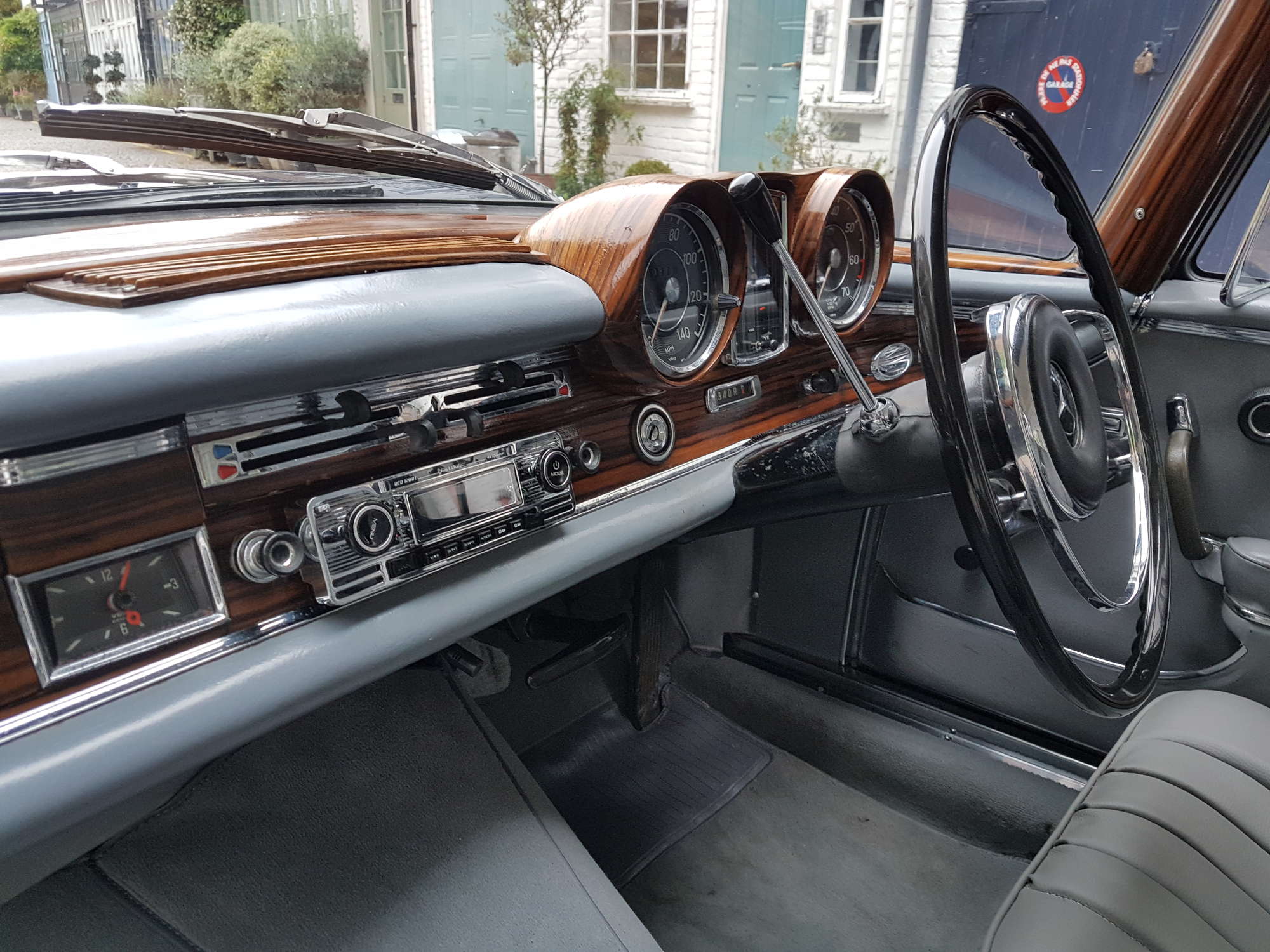 1966 Mercedes-Benz 250SE Coupé-Sold