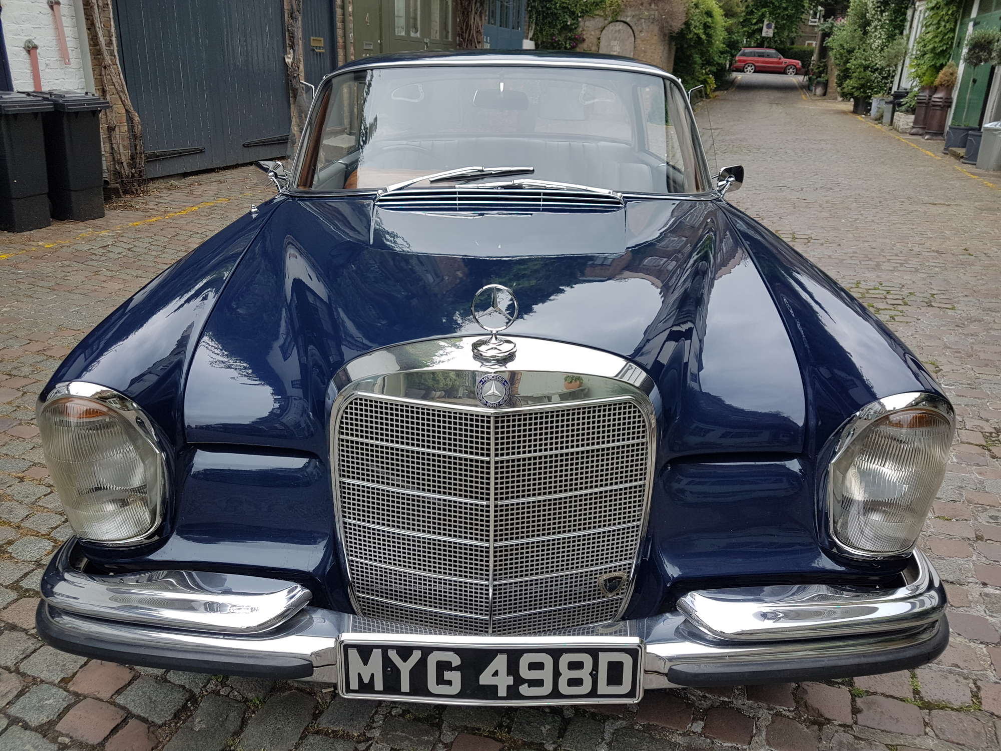 1966 Mercedes-Benz 250SE Coupé-Sold