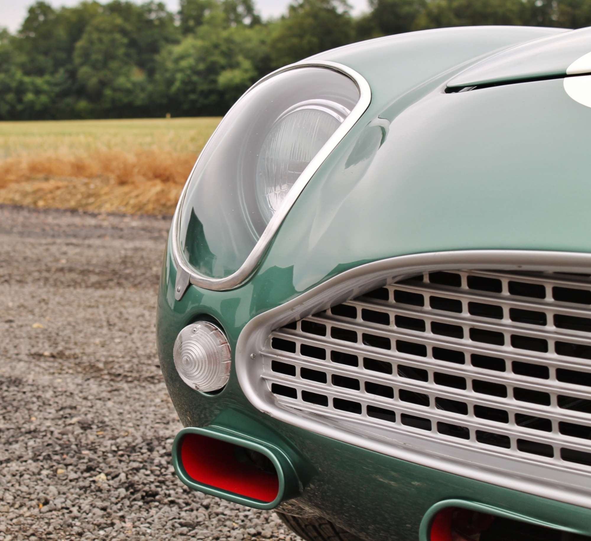 2000 recreation by Evanta Motor Co. resembling an Aston Mart-Auction Lot