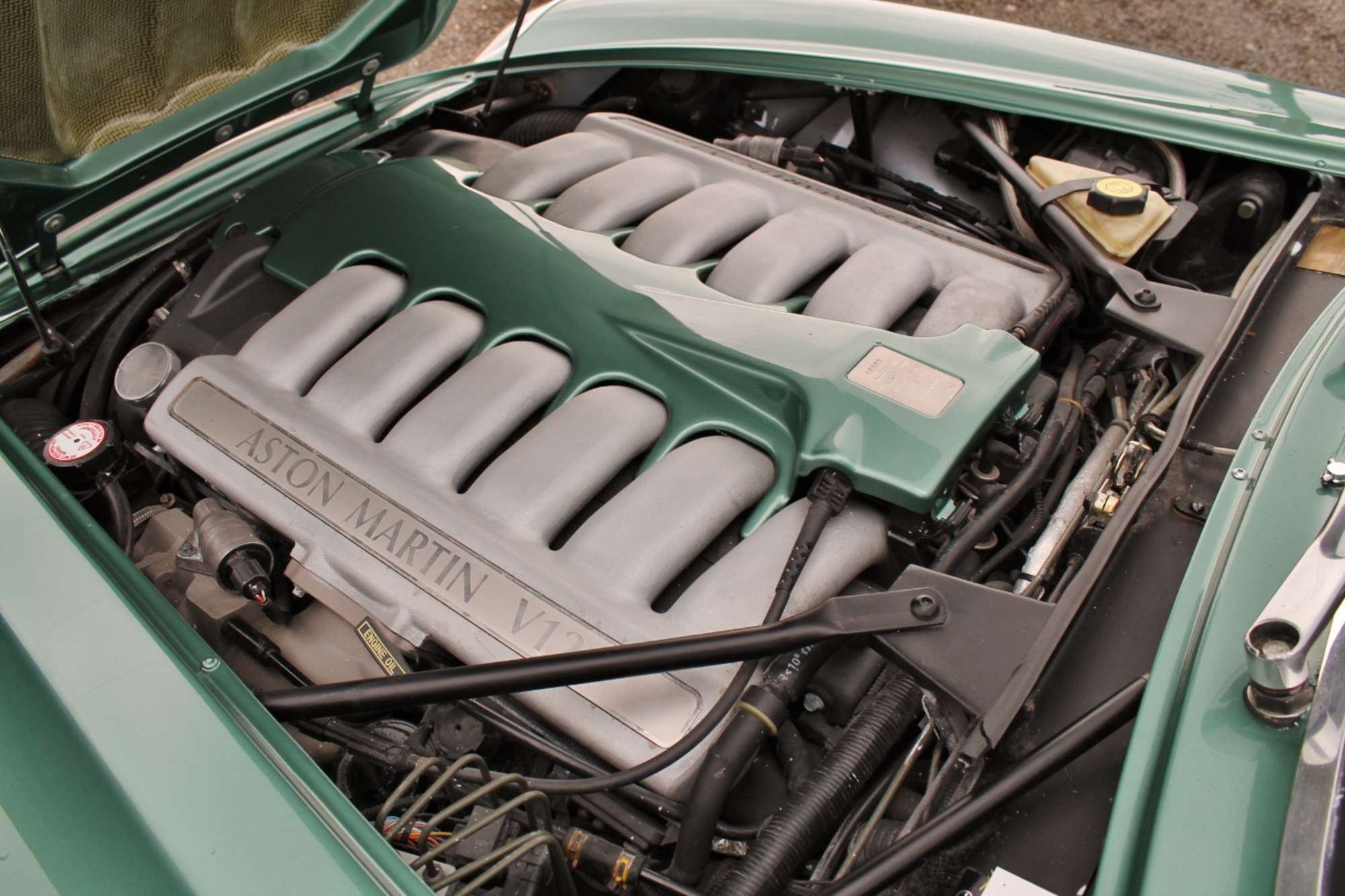 2000 recreation by Evanta Motor Co. resembling an Aston Mart-Auction Lot