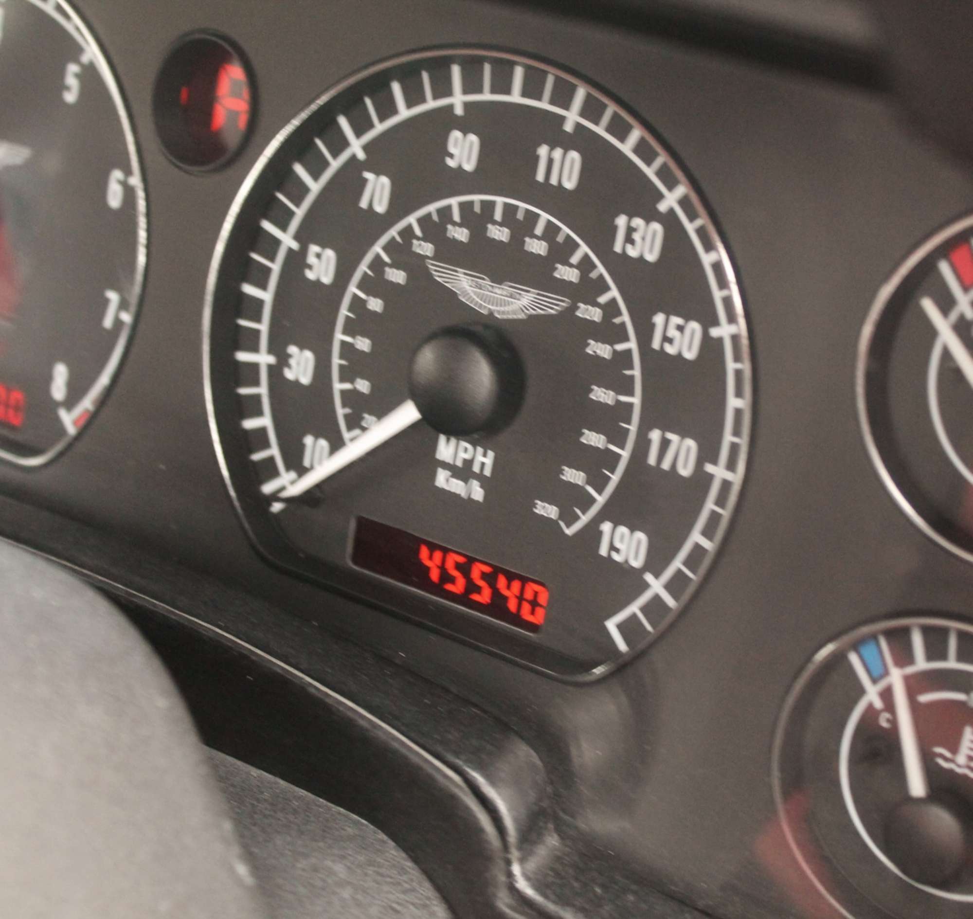 2000 recreation by Evanta Motor Co. resembling an Aston Mart-Auction Lot