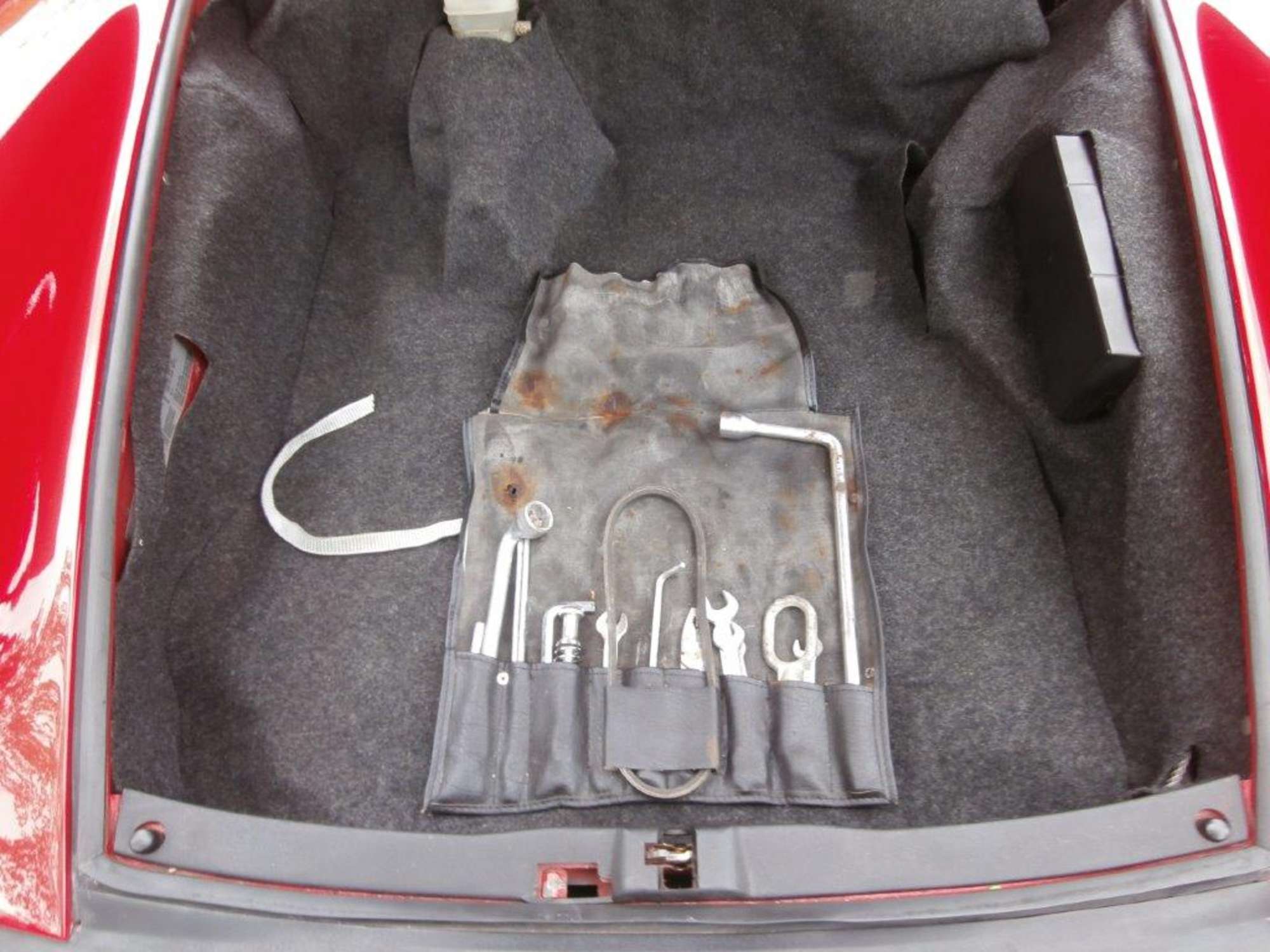 1985 Porsche 911 3.2 Carrera Cabriolet-Sold