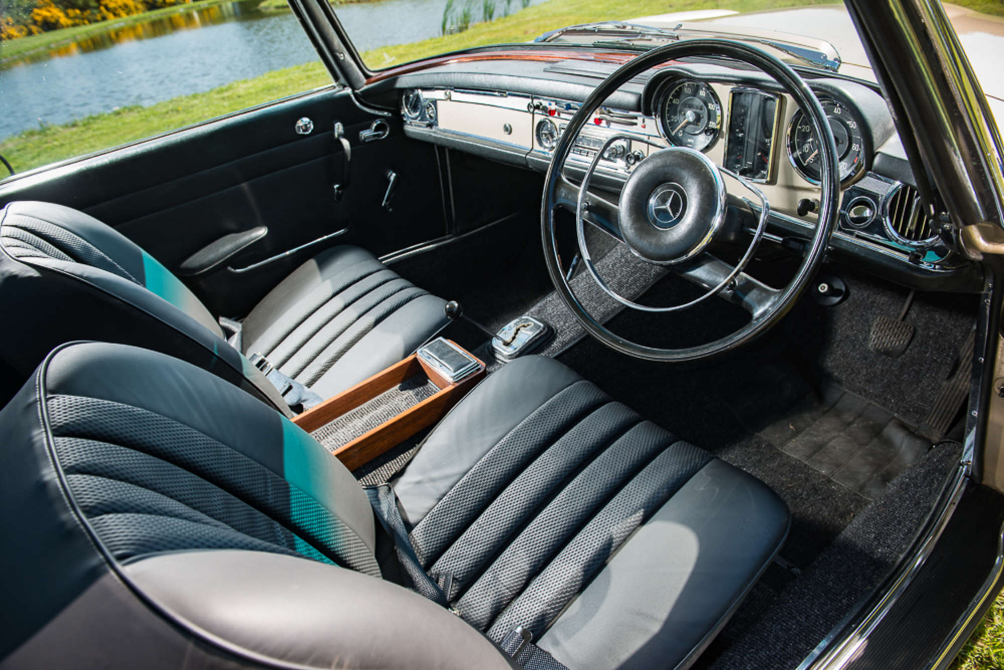 1967 Mercedes-Benz 250SL 'California CoupÃ©'-Sold