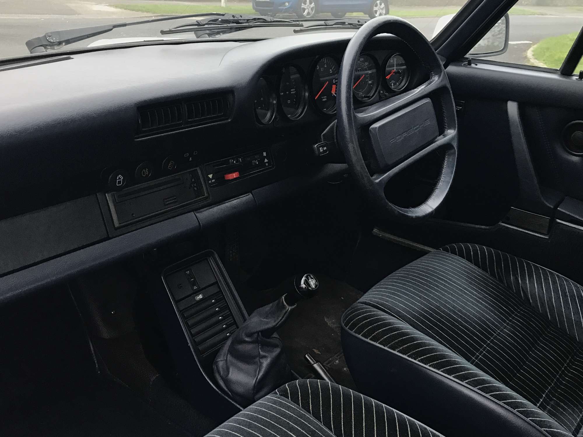 1984 Porsche 911 Carrera 3.2 Coupé-Sold