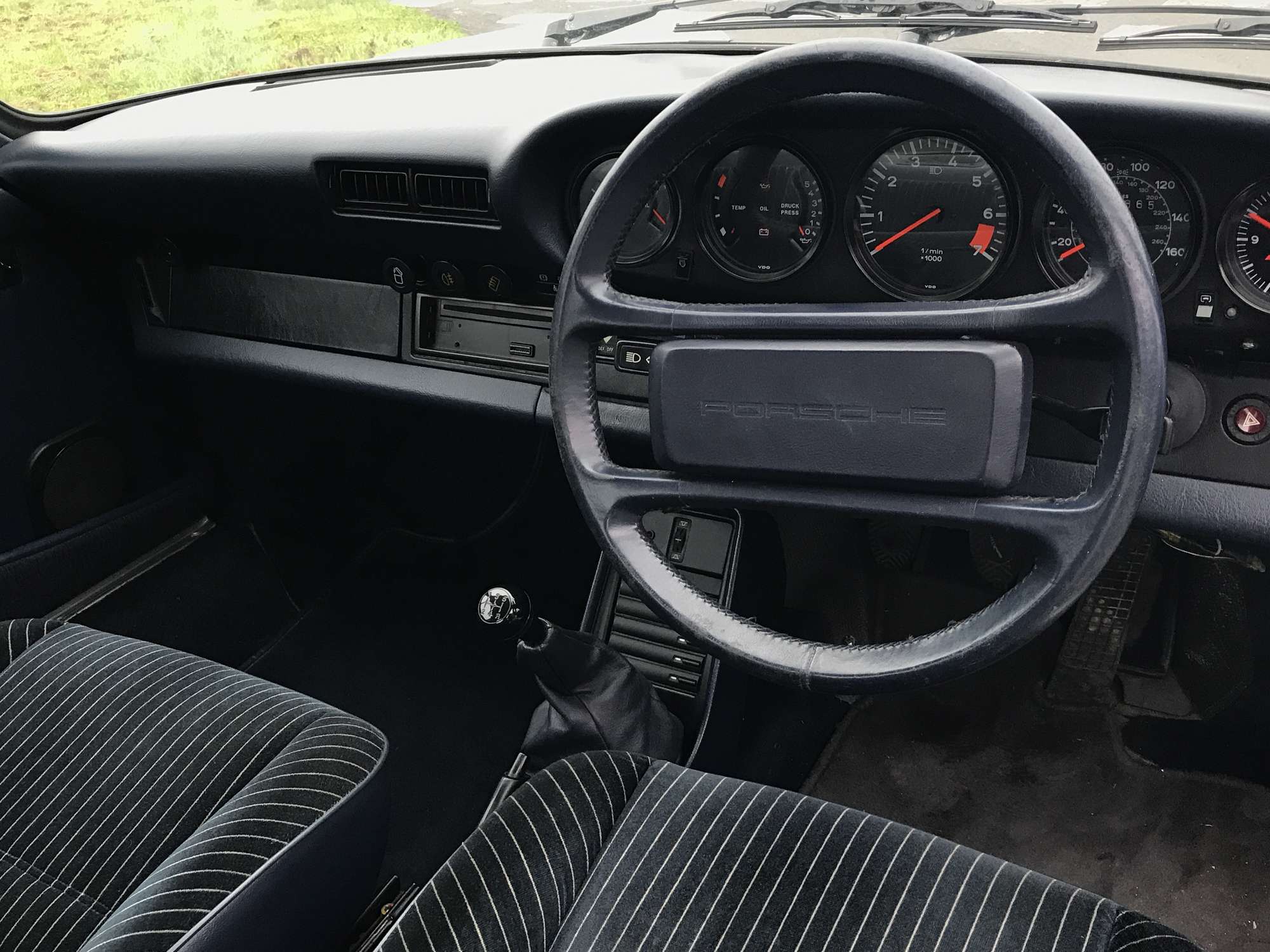 1984 Porsche 911 Carrera 3.2 Coupé-Sold