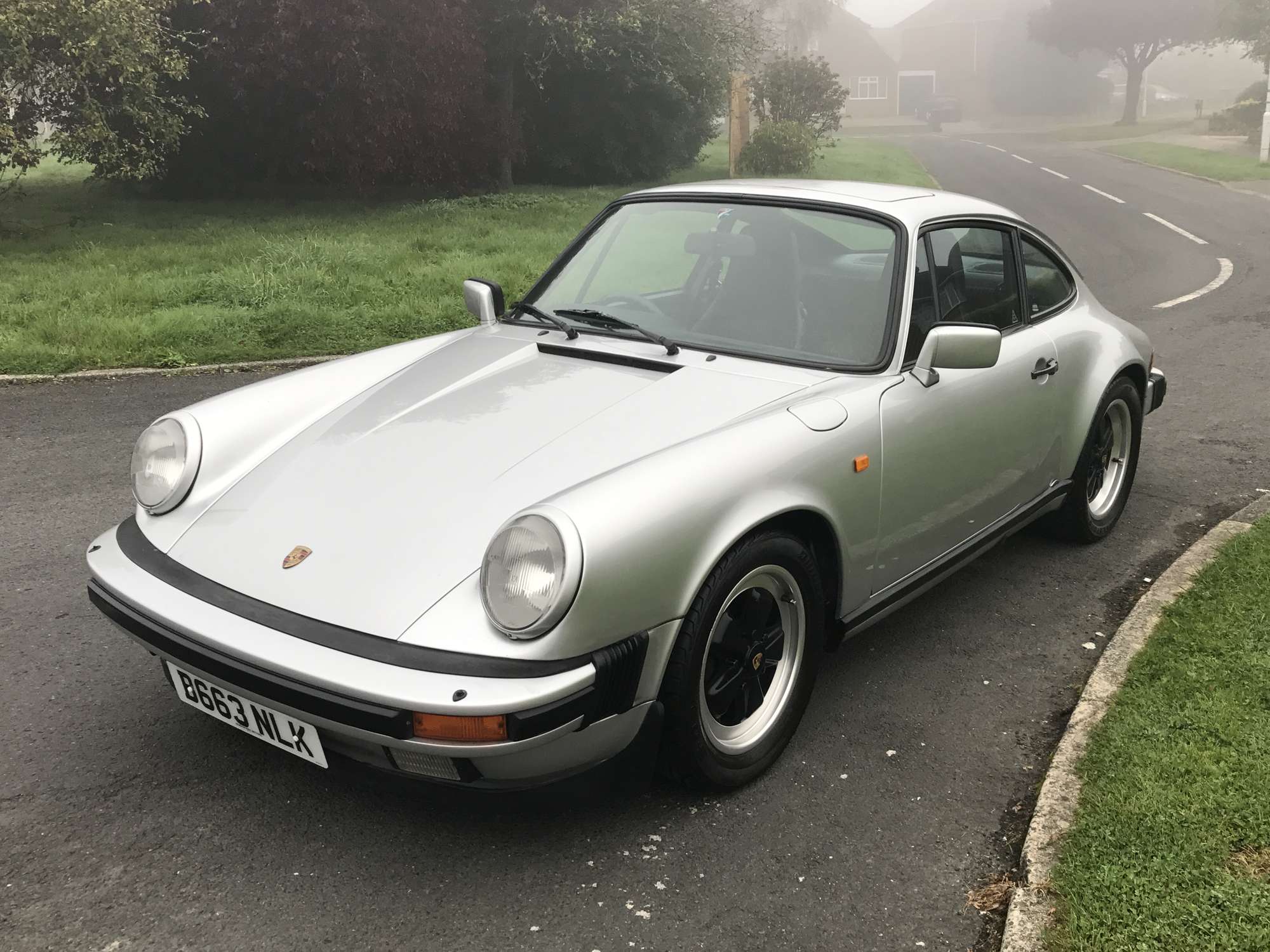 1984 Porsche 911 Carrera 3.2 Coupé-Sold