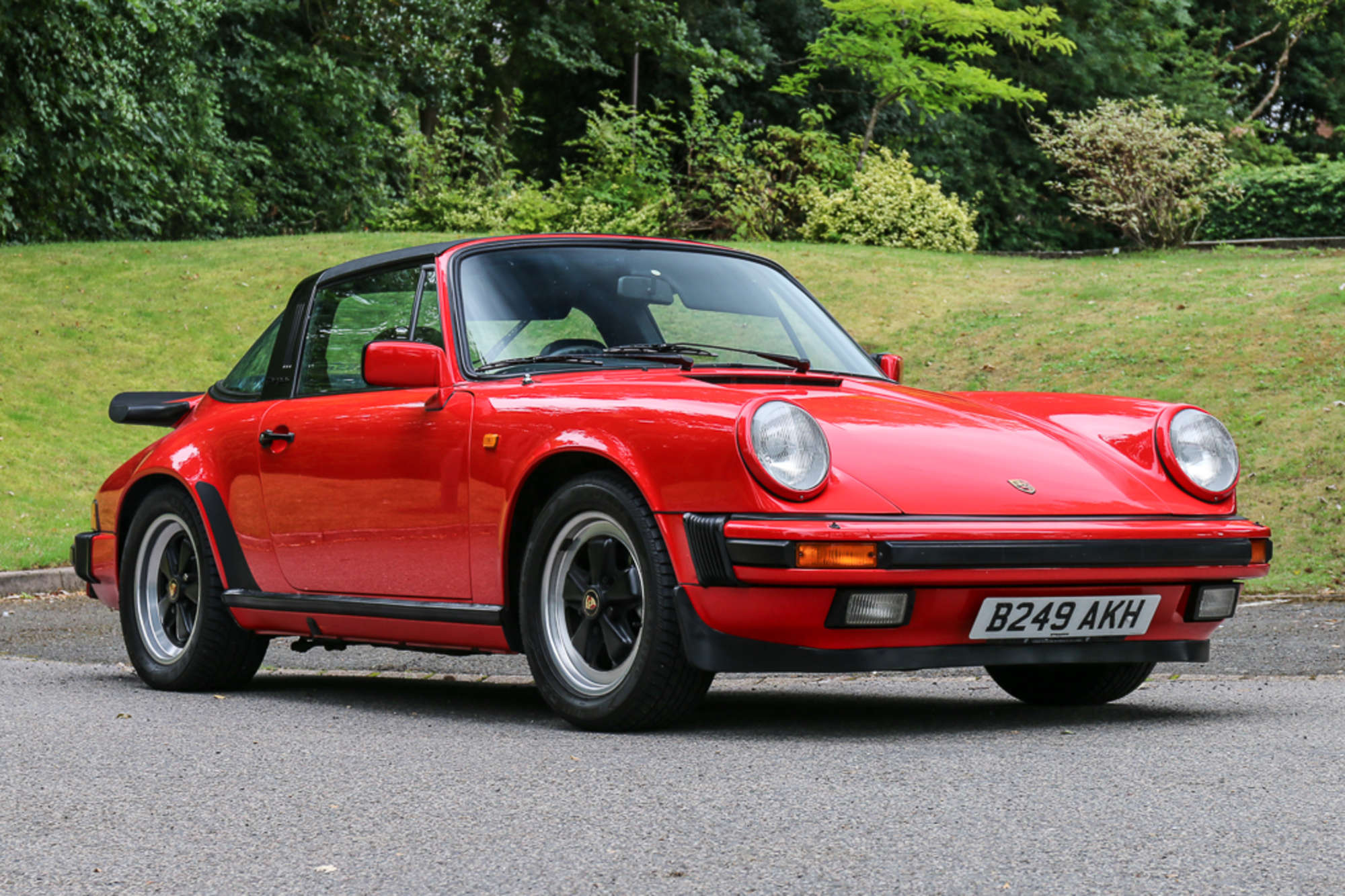 1984 Porsche 911 3.2 Carrera Targa-Sold
