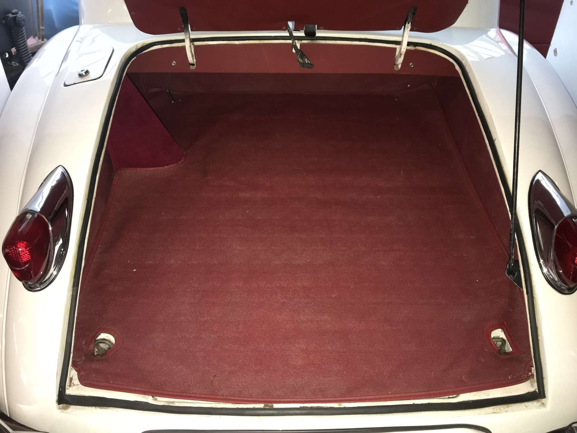 1955 Jaguar XK140 FHC-Auction Lot