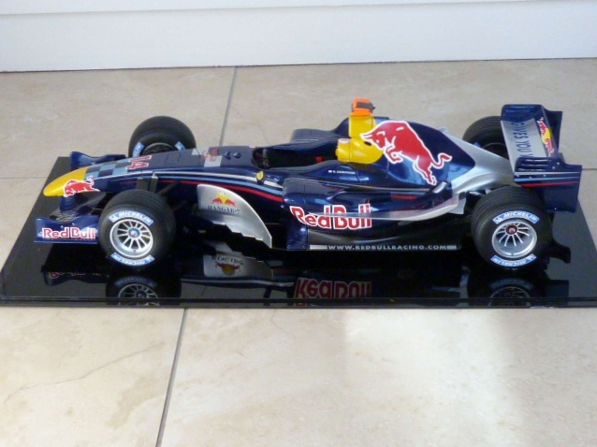 Red Bull F1 1/8 scale Amalgam model.-Auction Lot