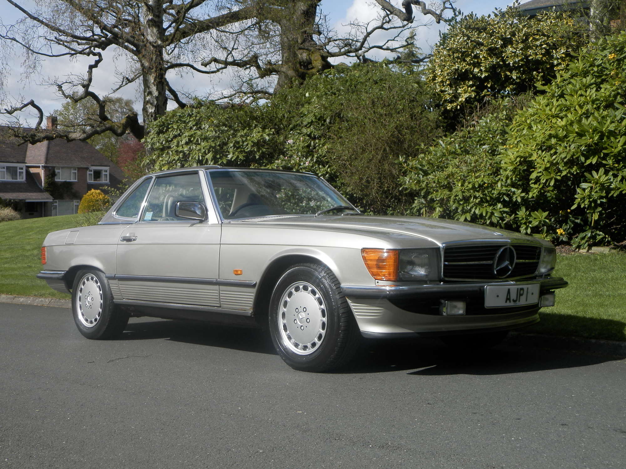 1989 Mercedes-Benz 500SL (R107)-Sold