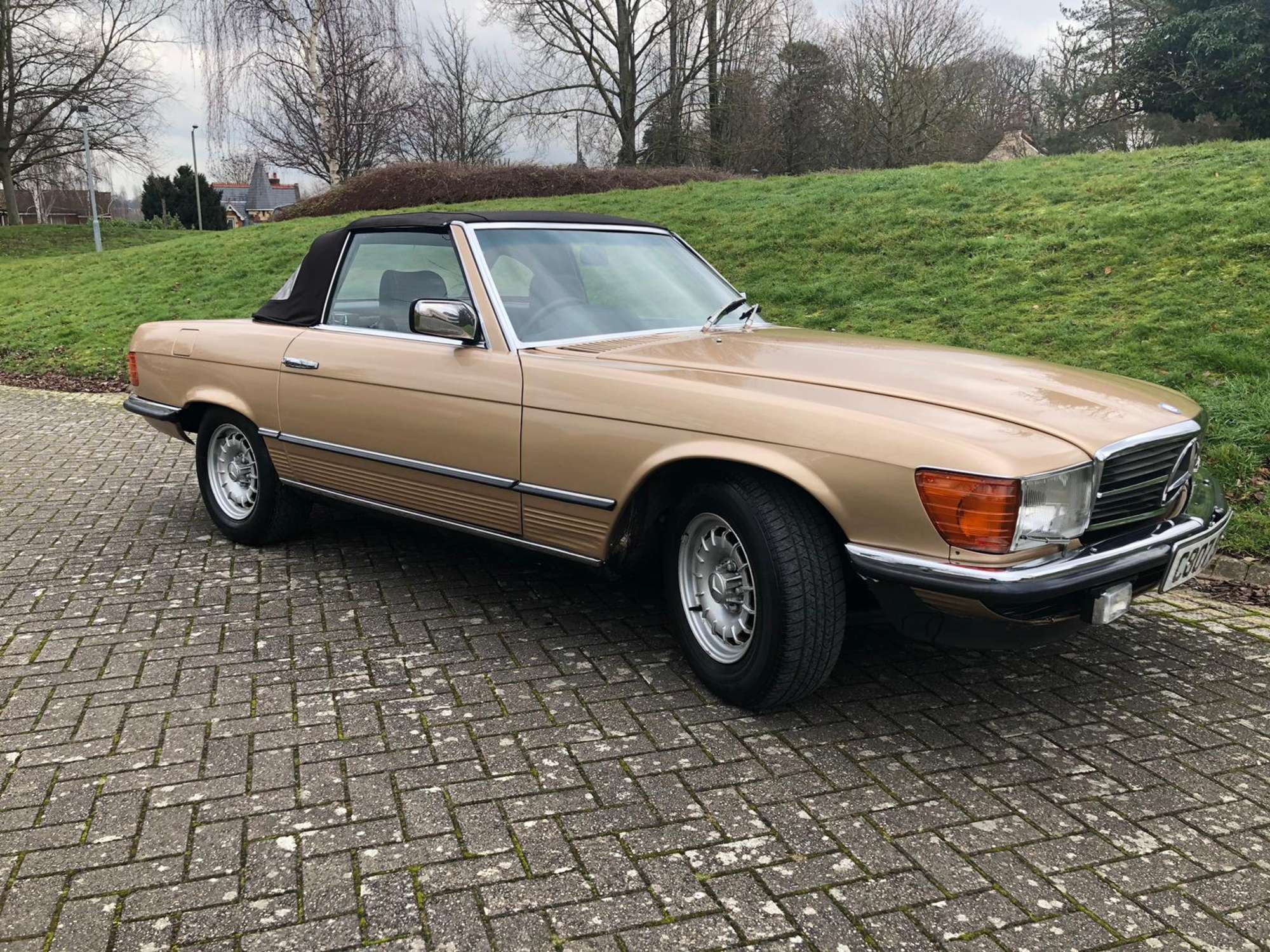1985 Mercedes-Benz 380SL (R107)-Auction Lot