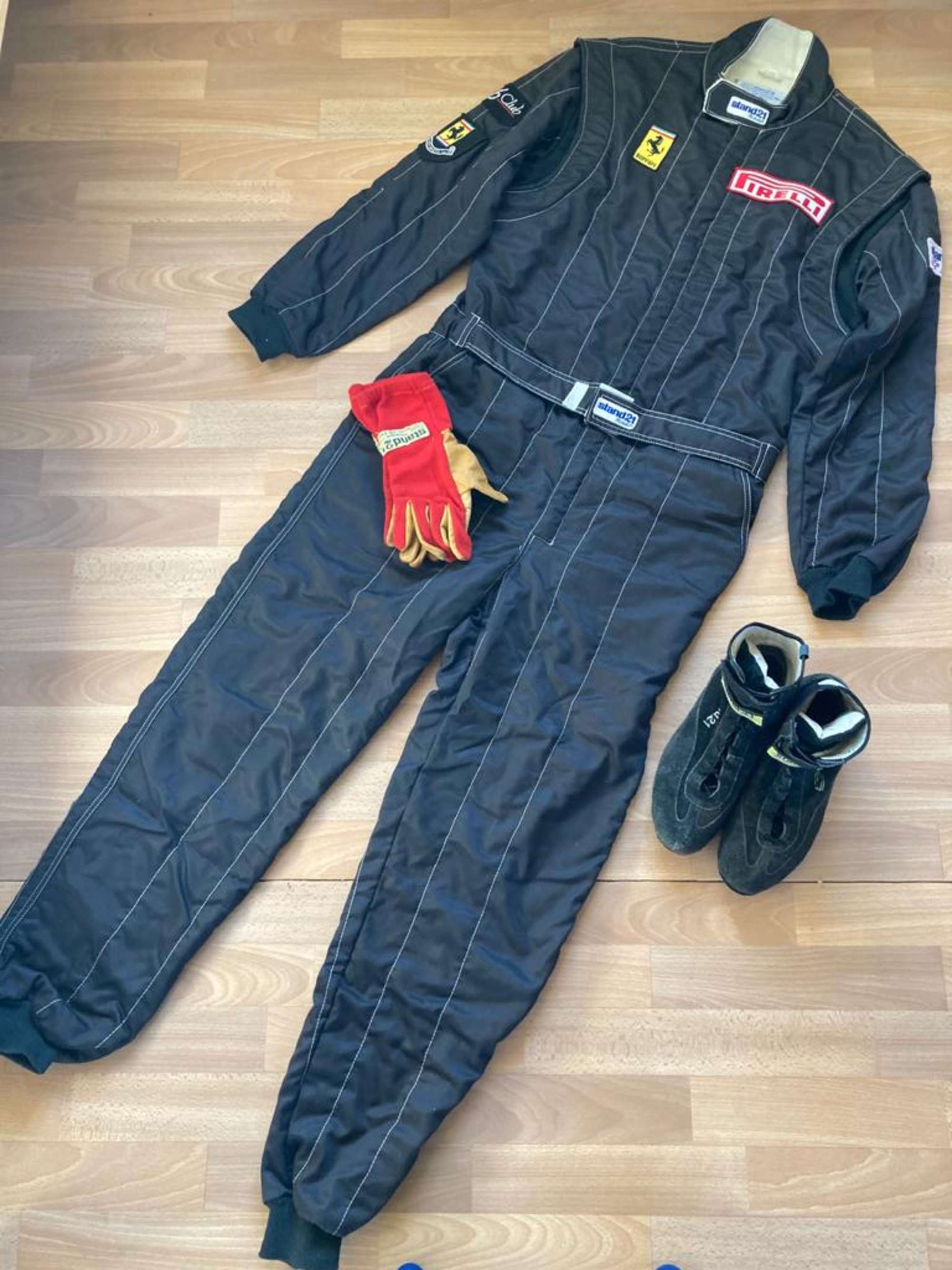 Used ‘Stand 21 Racewear’ of France -Auction Lot