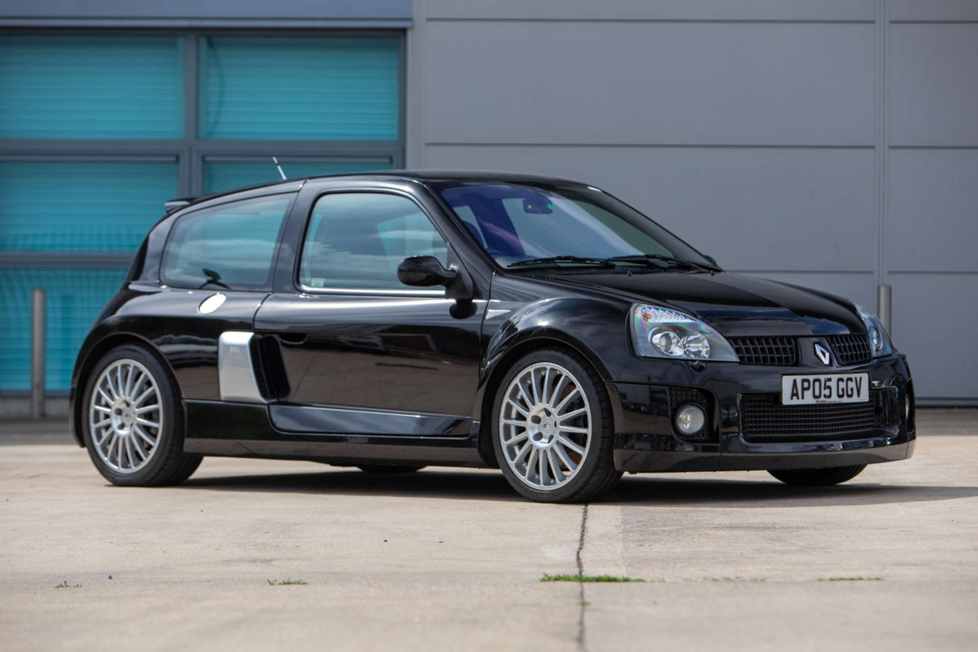 2005 Renault Clio Renault Sport V6-Sold
