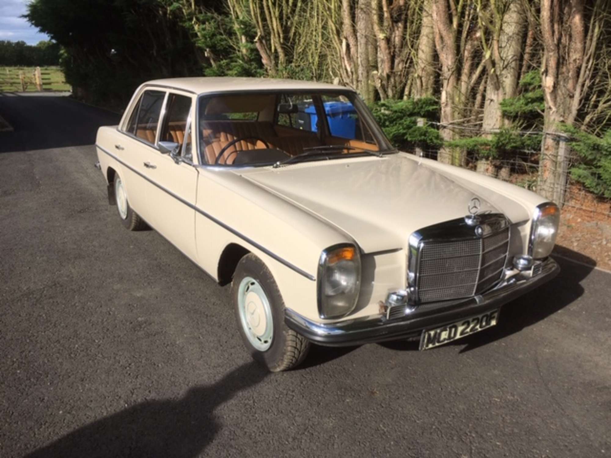 1968 Mercedes-Benz 220D (W115)-Auction Lot