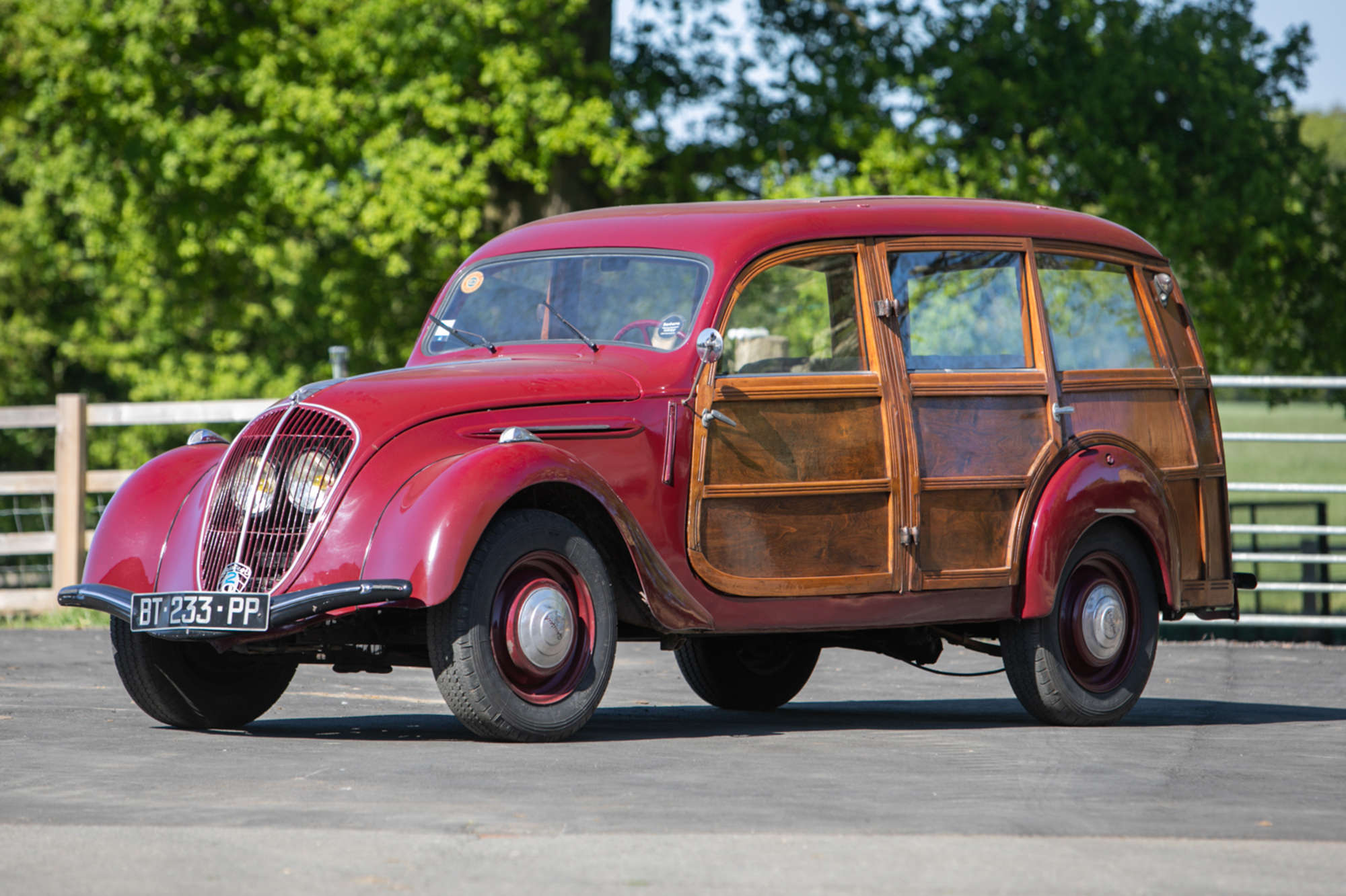 Iconic Auctioneers | 1948 Peugeot 202 Canadienne camionette boisée
