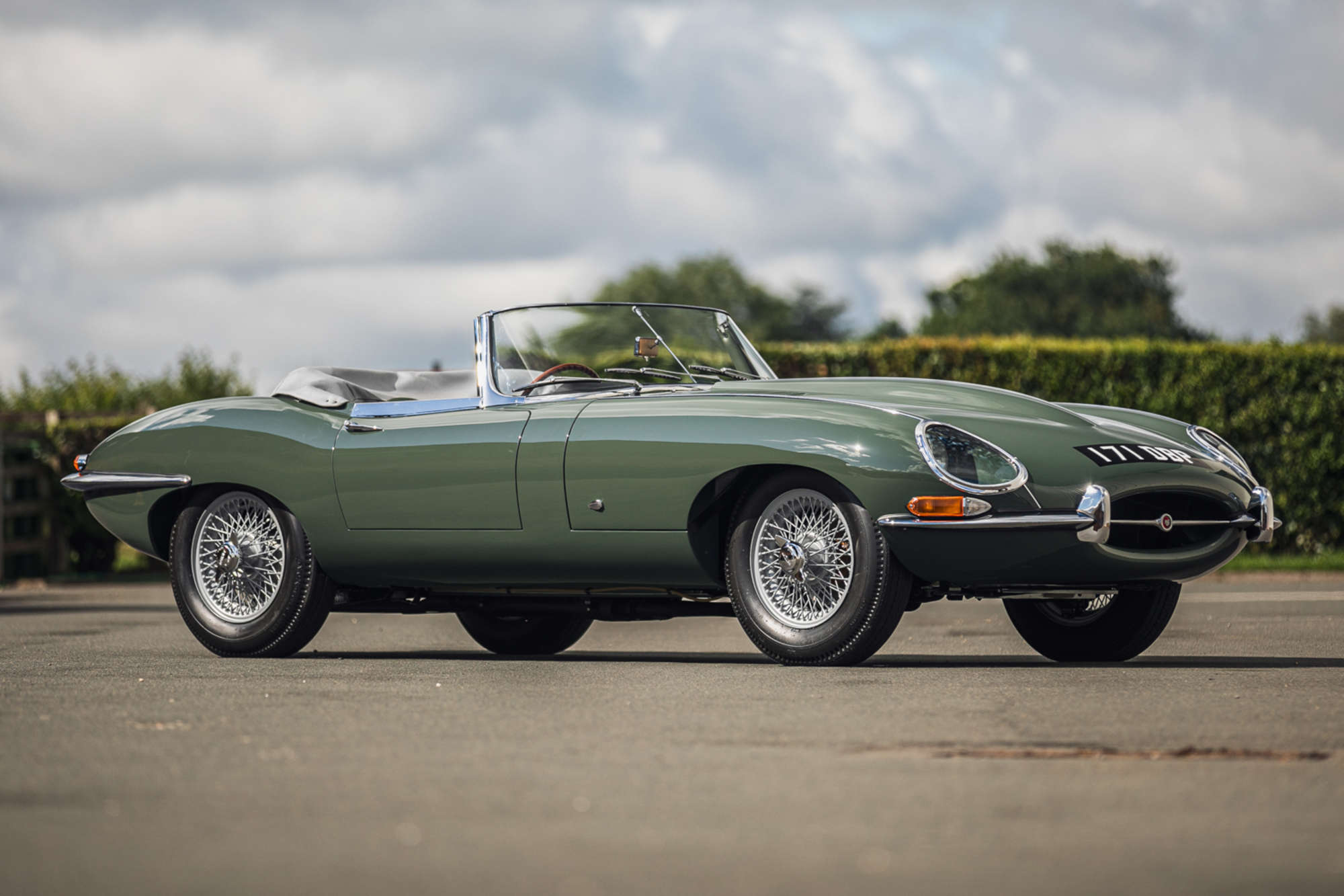Iconic Auctioneers | 1961 Jaguar E-Type Roadster - Chassis 850062-Sold