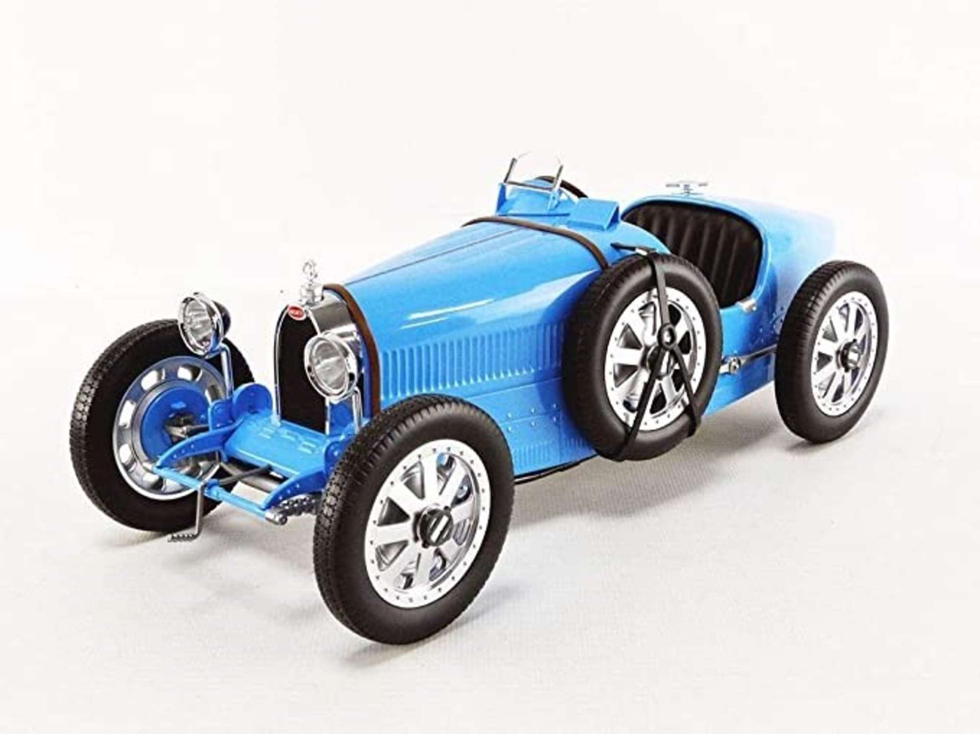 A superb 1/12-scale diecast metal Bugatti Type 35 static mod-Sold