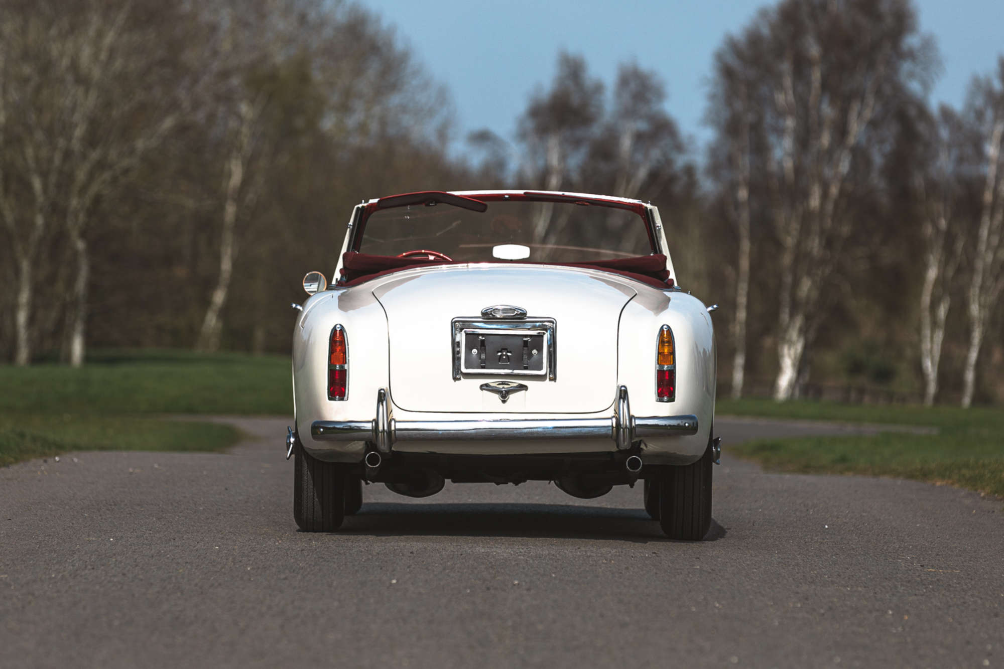 1957 Aston Martin DB2/4 Mk III Drophead Coupe-Auction Lot