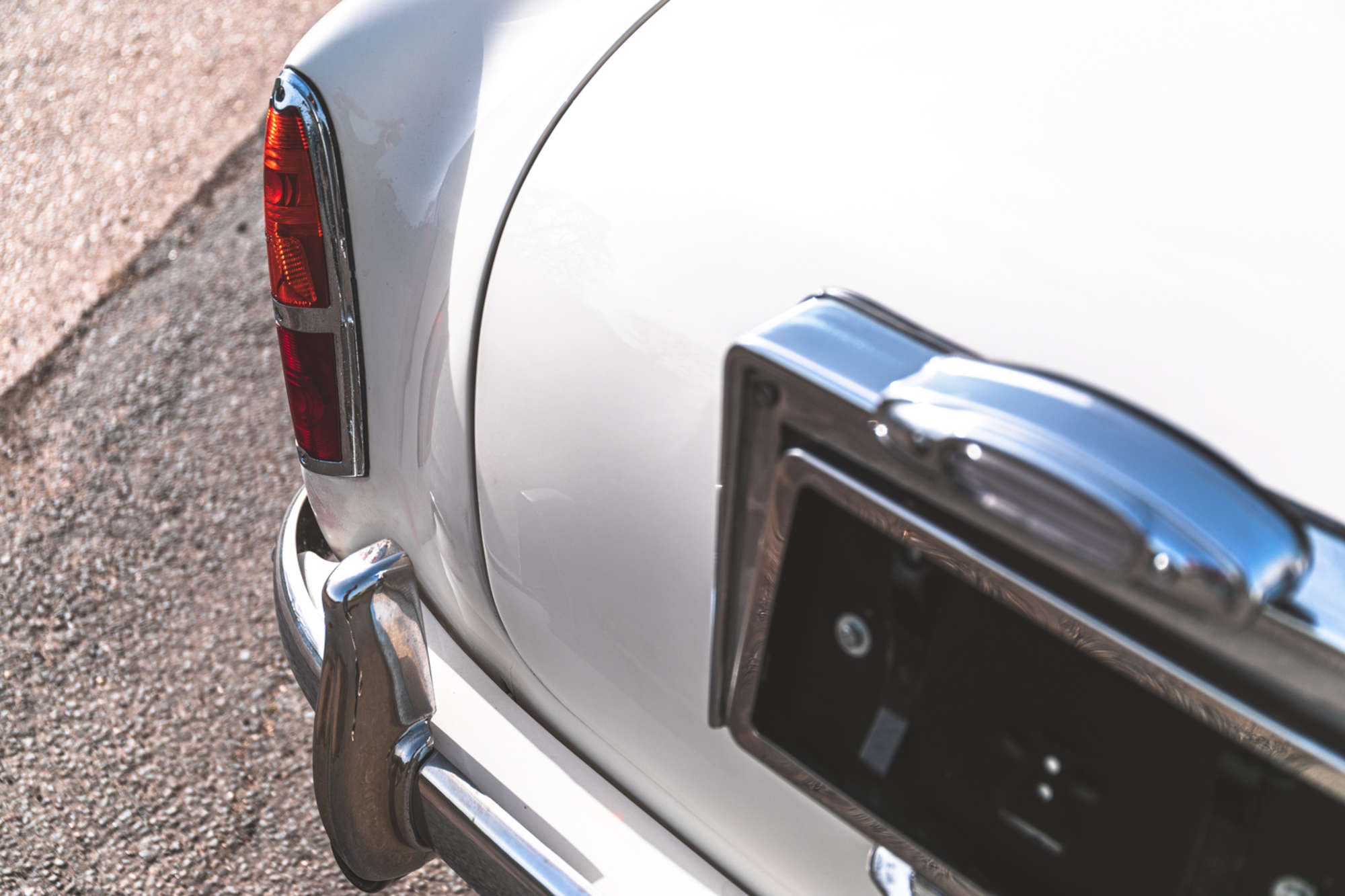 1957 Aston Martin DB2/4 Mk III Drophead Coupe-Auction Lot