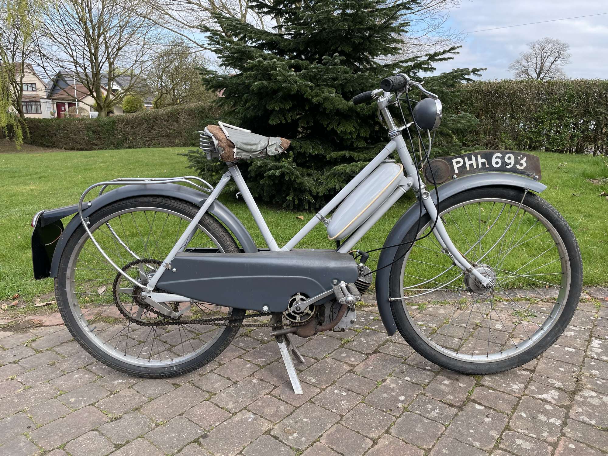 c1959 49cc Raleigh RM1-Sold