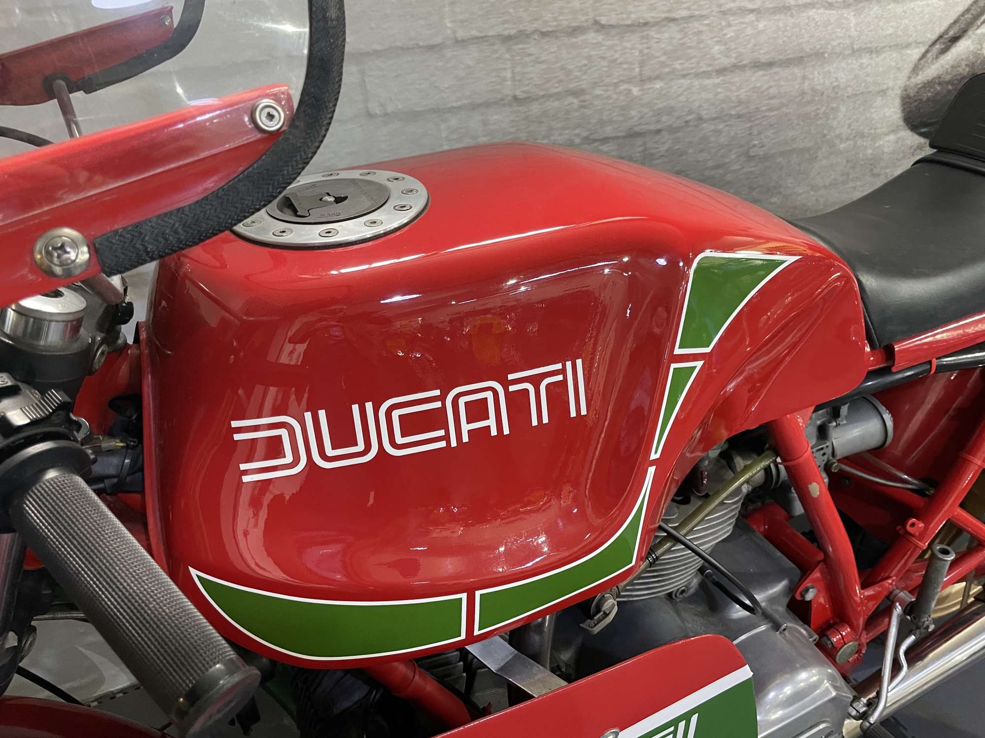 1981 Ducati 864cc Mike Hailwood Replica-Auction Lot