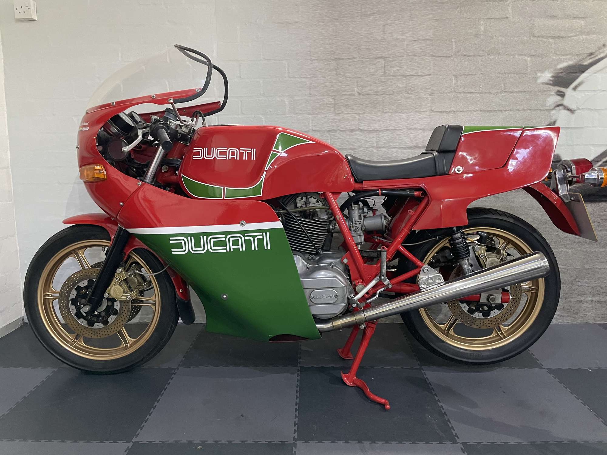 1981 Ducati 864cc Mike Hailwood Replica-Auction Lot