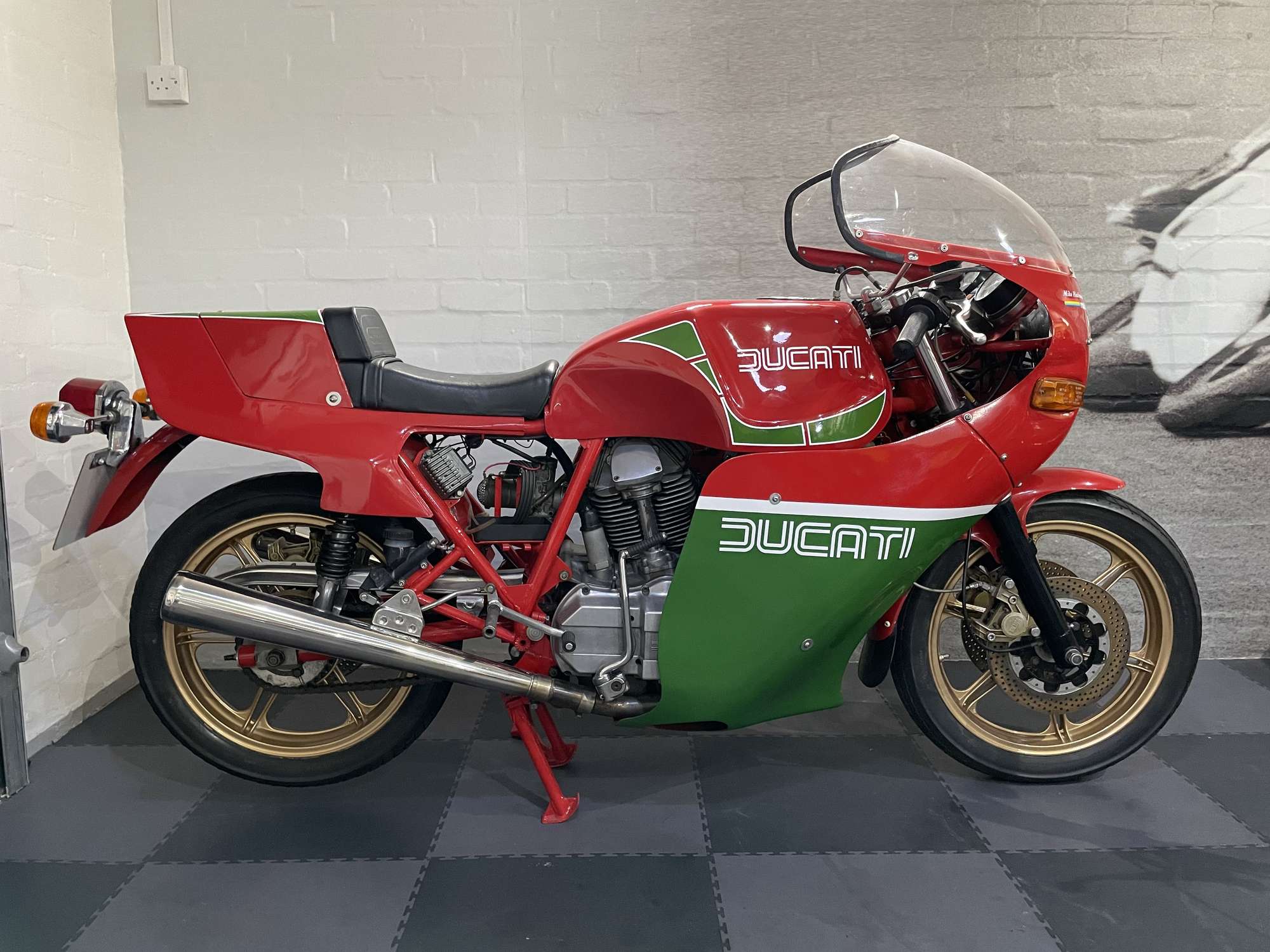 1981 Ducati 864cc Mike Hailwood Replica-Auction Lot