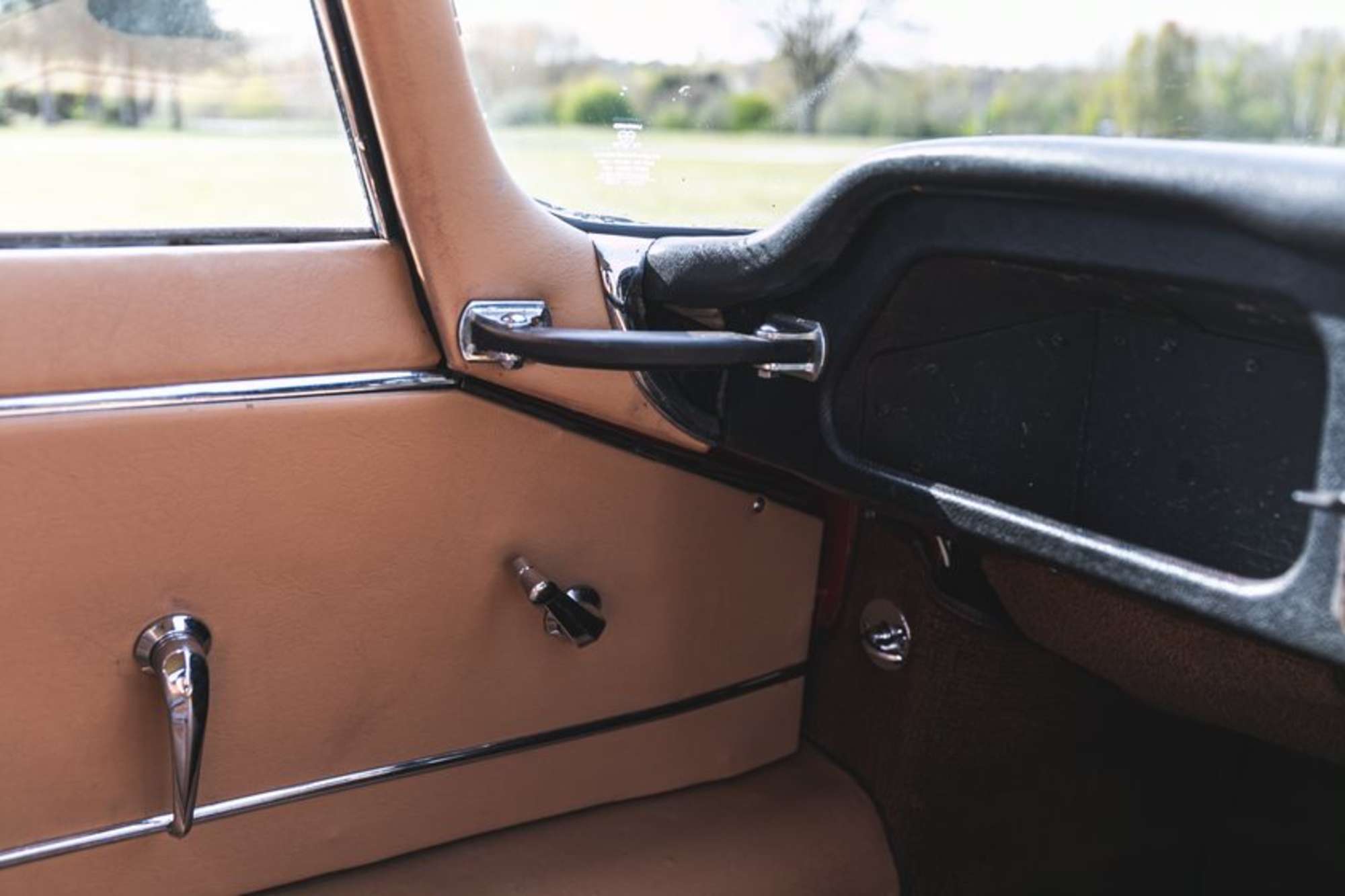 1964 Jaguar E-Type Series 1 3.8 FHC-Auction Lot