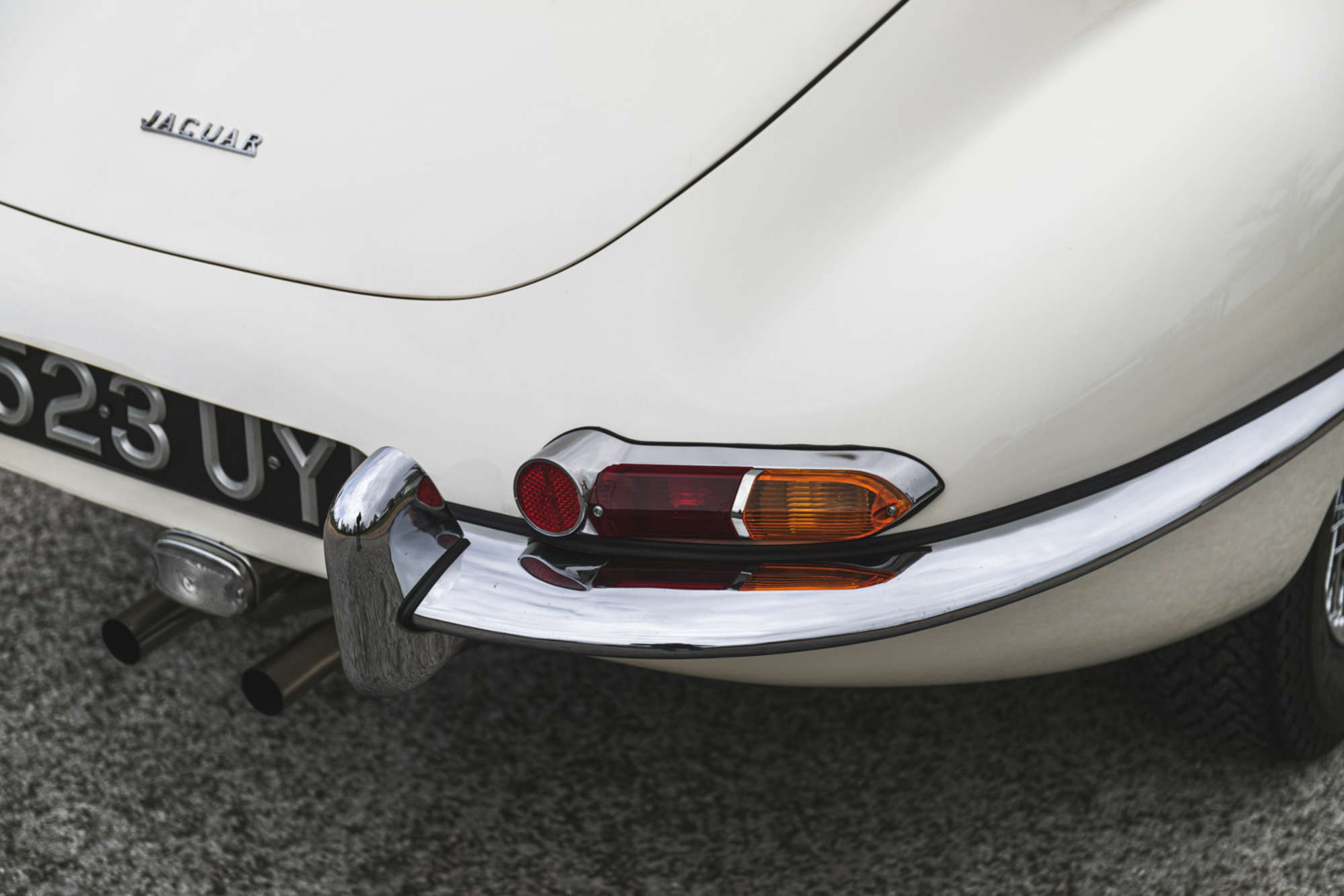 1961 Jaguar E-Type Series 1 3.8 FHC Flat Floor LHD-Auction Lot