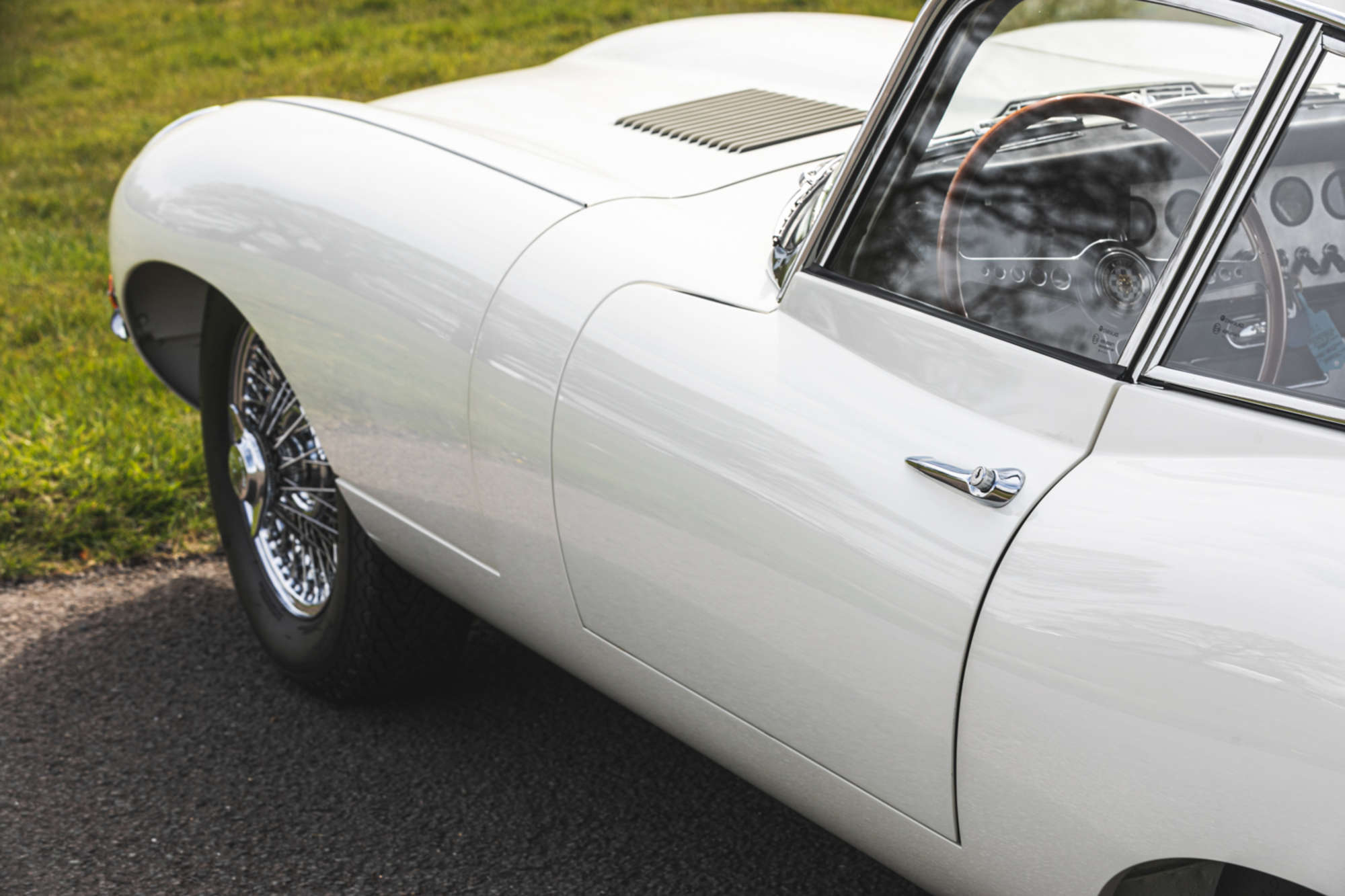 1961 Jaguar E-Type Series 1 3.8 FHC Flat Floor LHD-Auction Lot