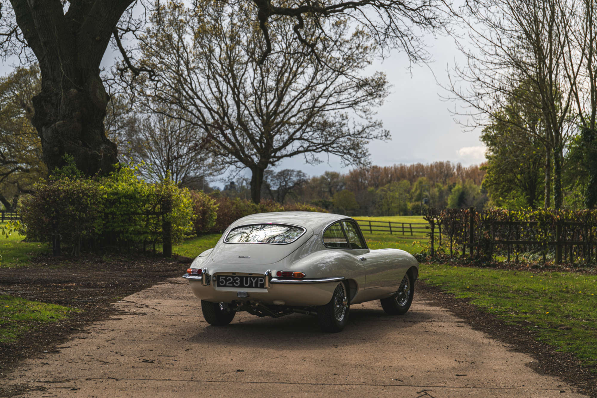 1961 Jaguar E-Type Series 1 3.8 FHC Flat Floor LHD-Auction Lot