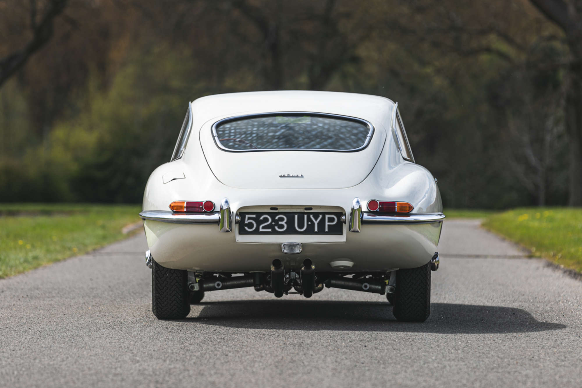 1961 Jaguar E-Type Series 1 3.8 FHC Flat Floor LHD-Auction Lot