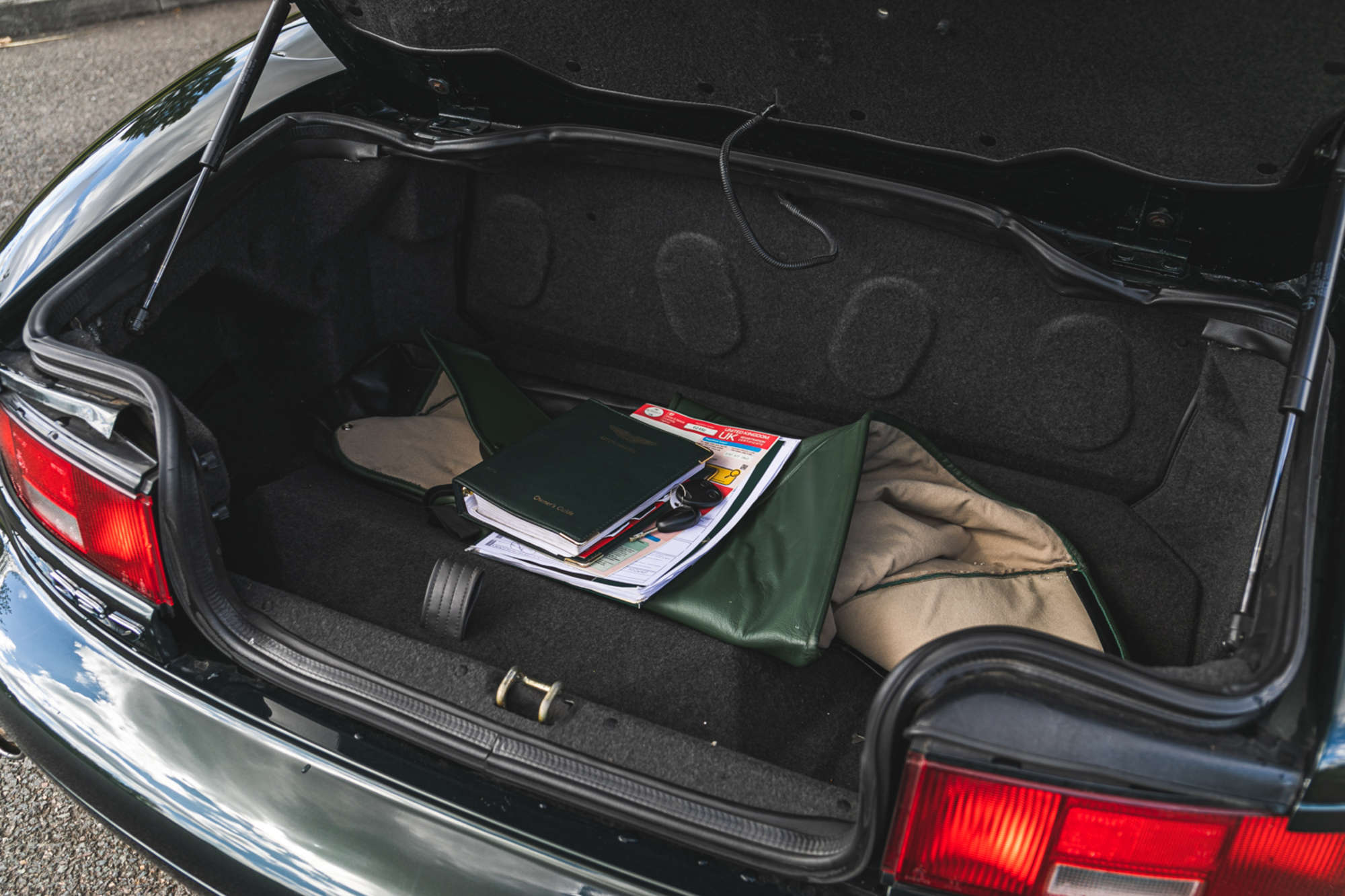 1999 Aston Martin DB7 Vantage Volante-Sold