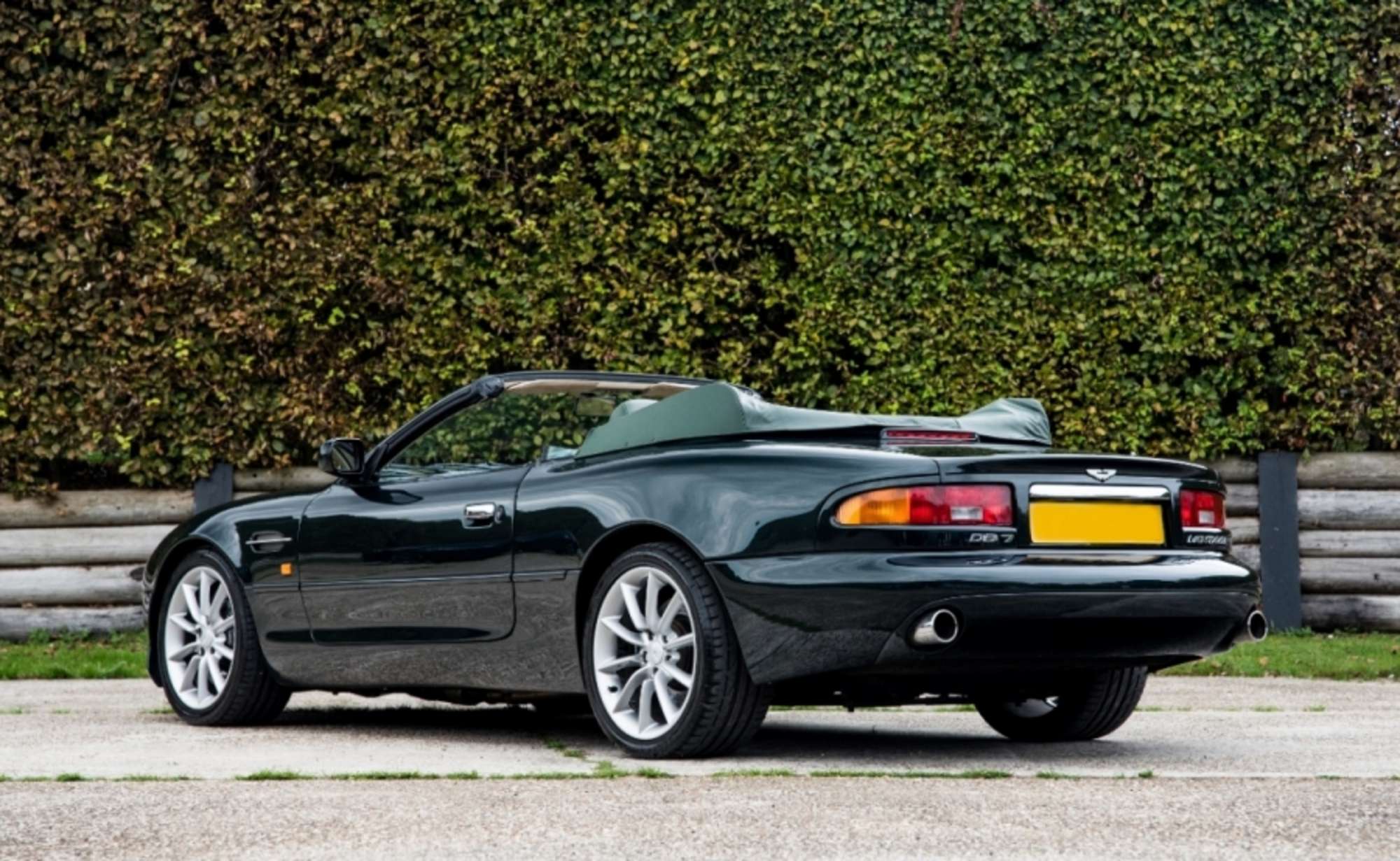 1999 Aston Martin DB7 Vantage Volante-Sold