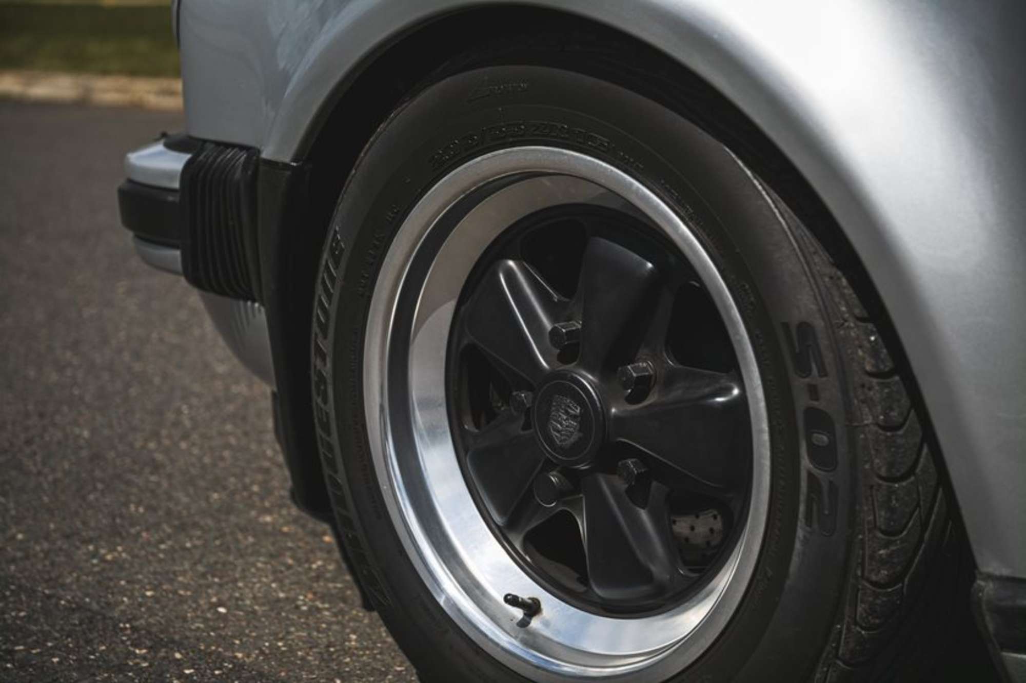 1988 Porsche 911(930) 3.3-litre Turbo (300bhp)-Sold