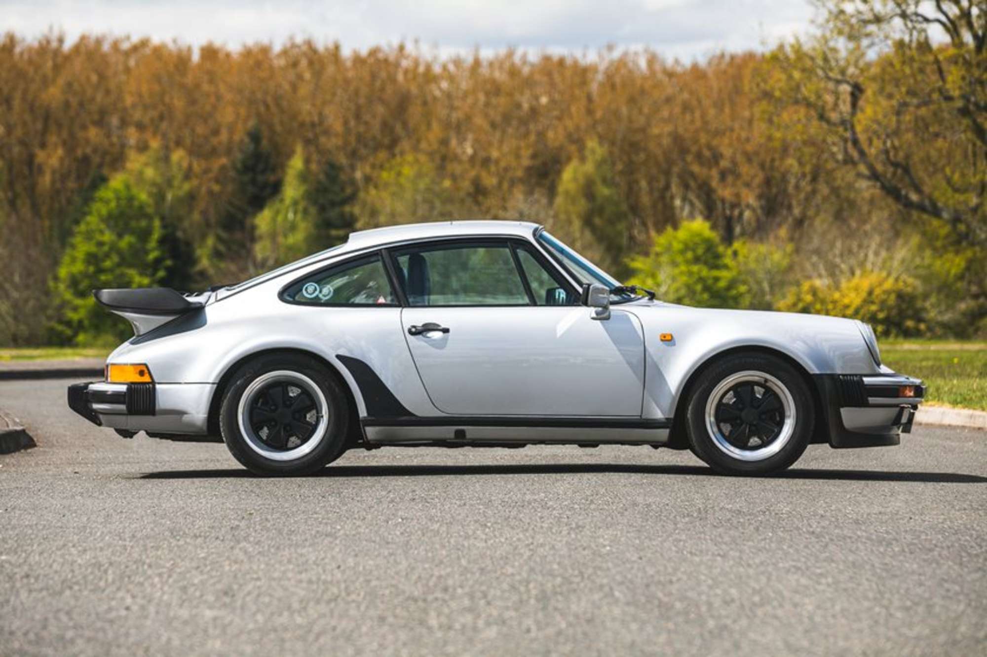 1988 Porsche 911(930) 3.3-litre Turbo (300bhp)-Sold