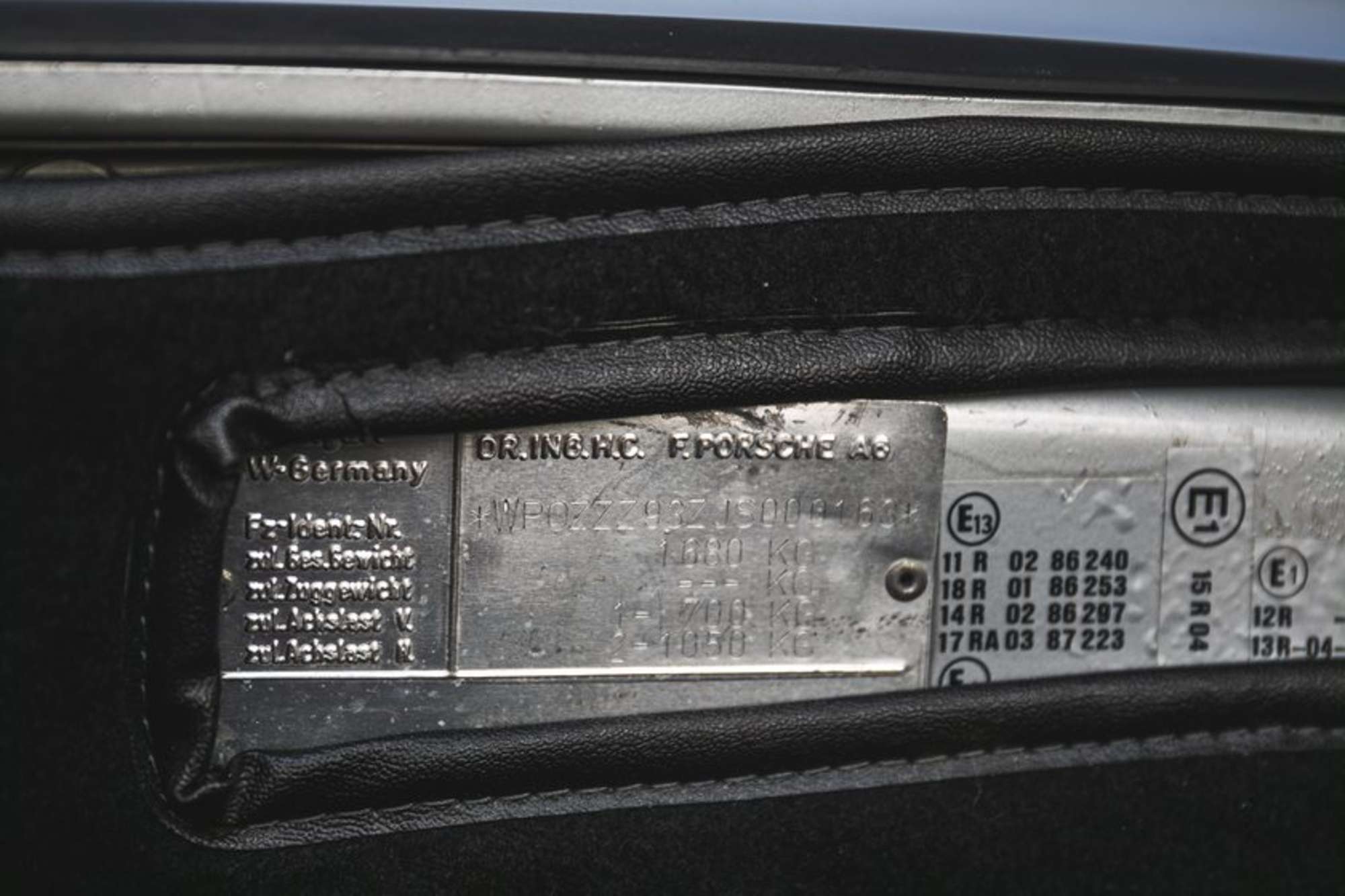 1988 Porsche 911(930) 3.3-litre Turbo (300bhp)-Sold