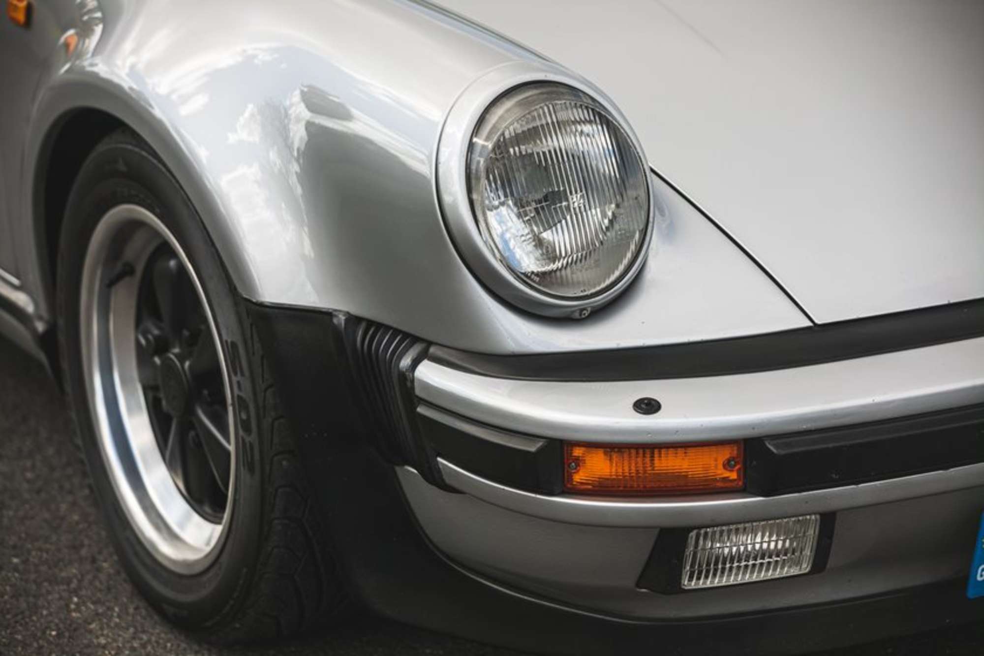 1988 Porsche 911(930) 3.3-litre Turbo (300bhp)-Sold