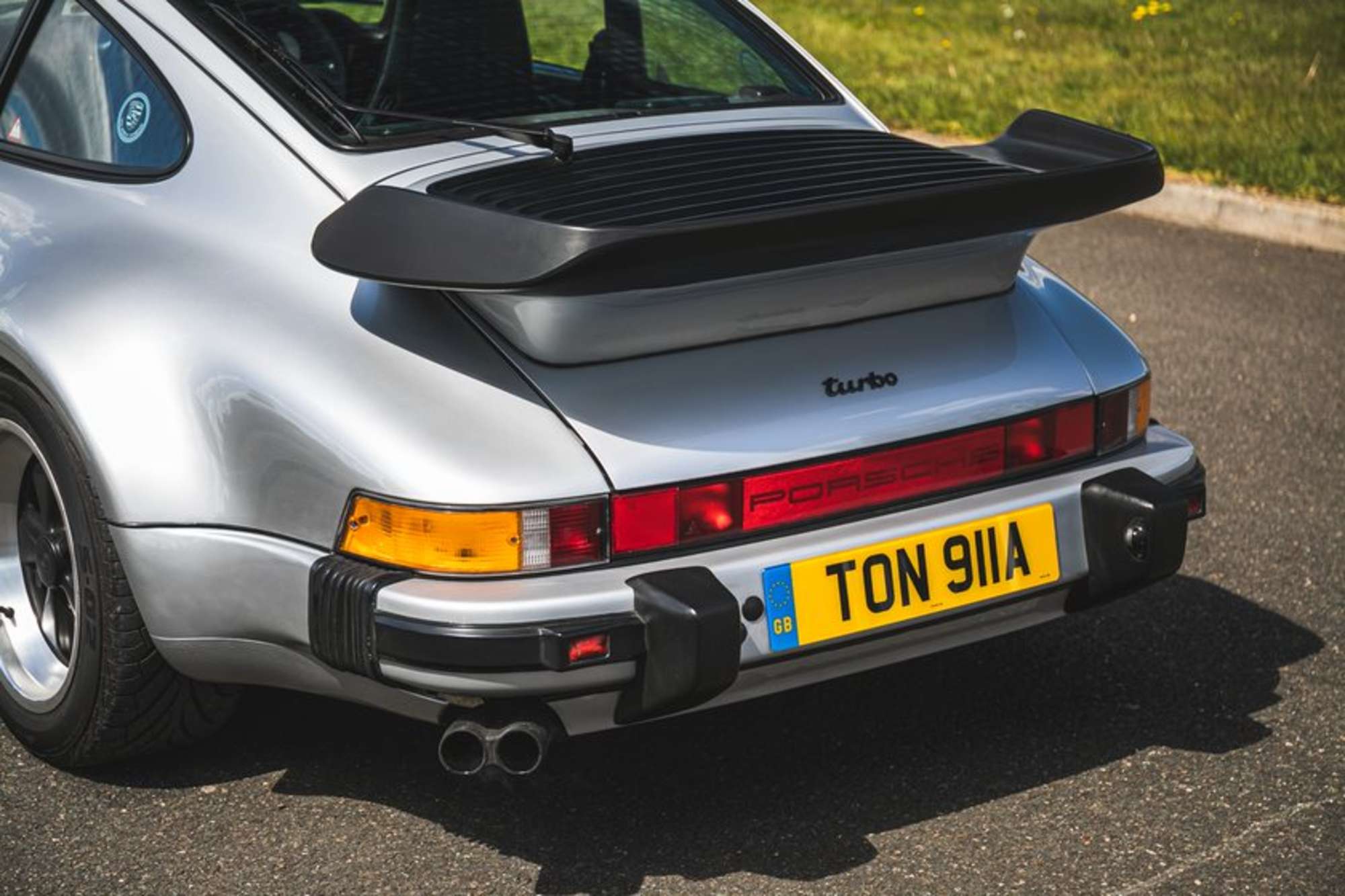 1988 Porsche 911(930) 3.3-litre Turbo (300bhp)-Sold
