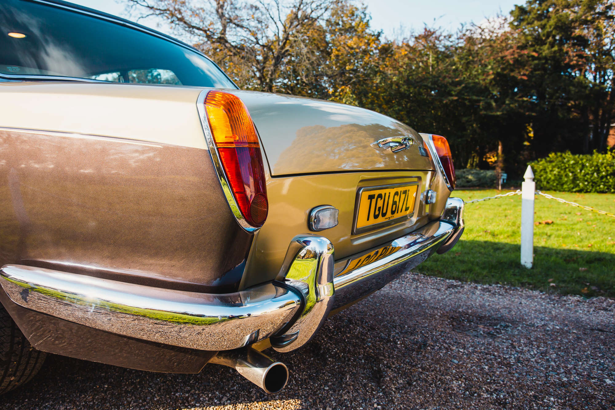 1973 Rolls-Royce Corniche 2-Door Saloon-Auction Lot