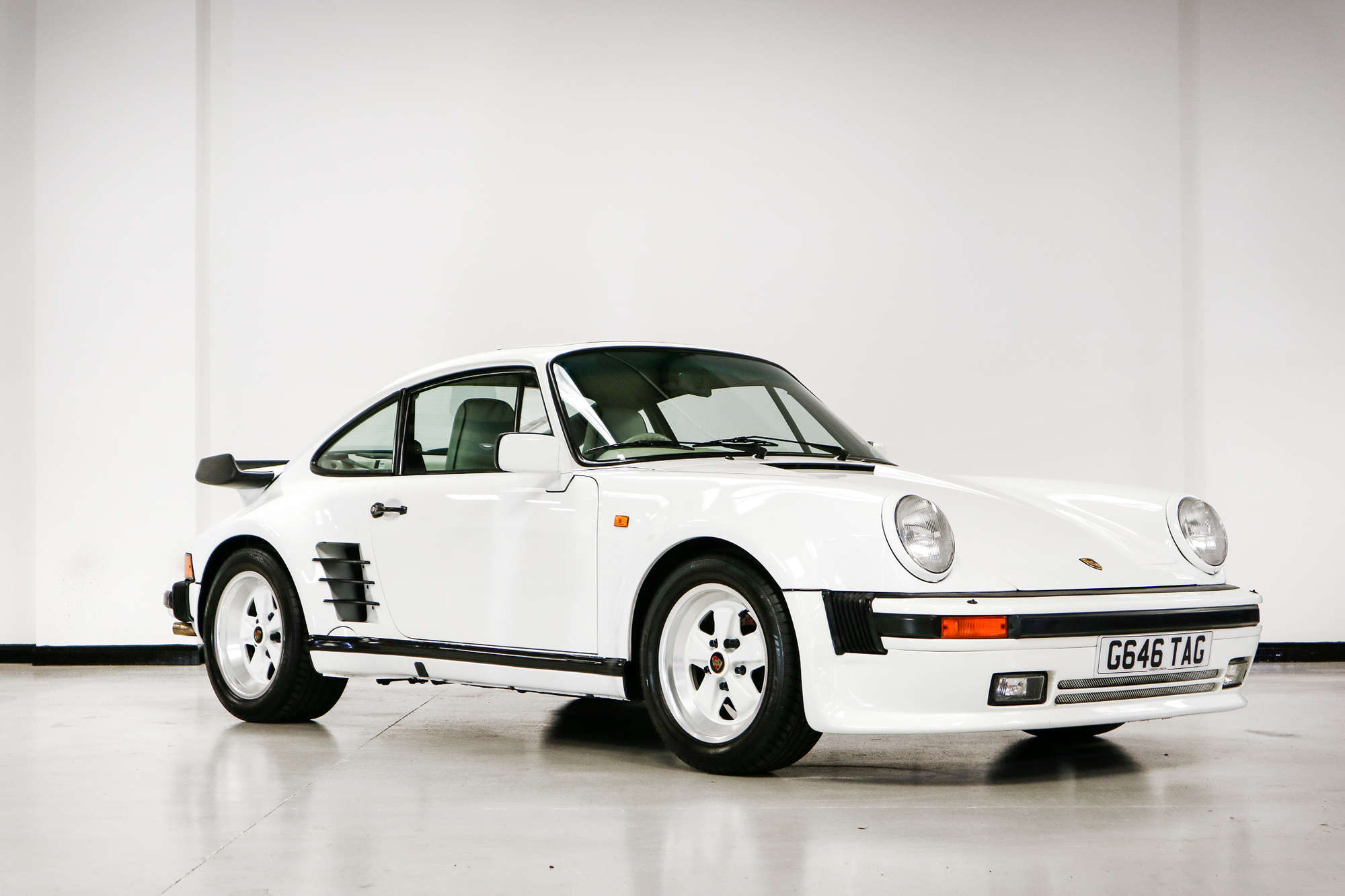 1989 Porsche 911 (930) Turbo LE-Sold