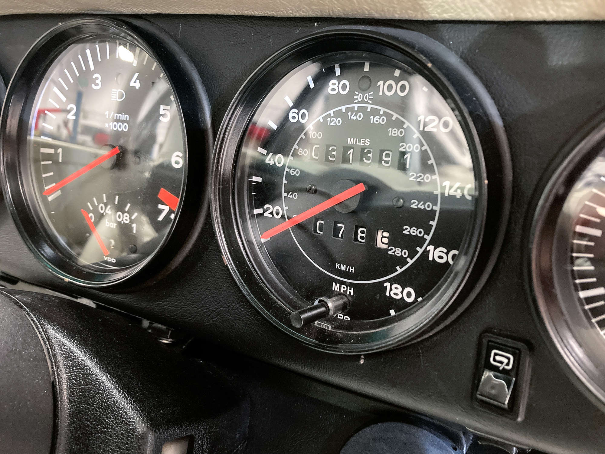 1989 Porsche 911 (930) Turbo LE-Sold