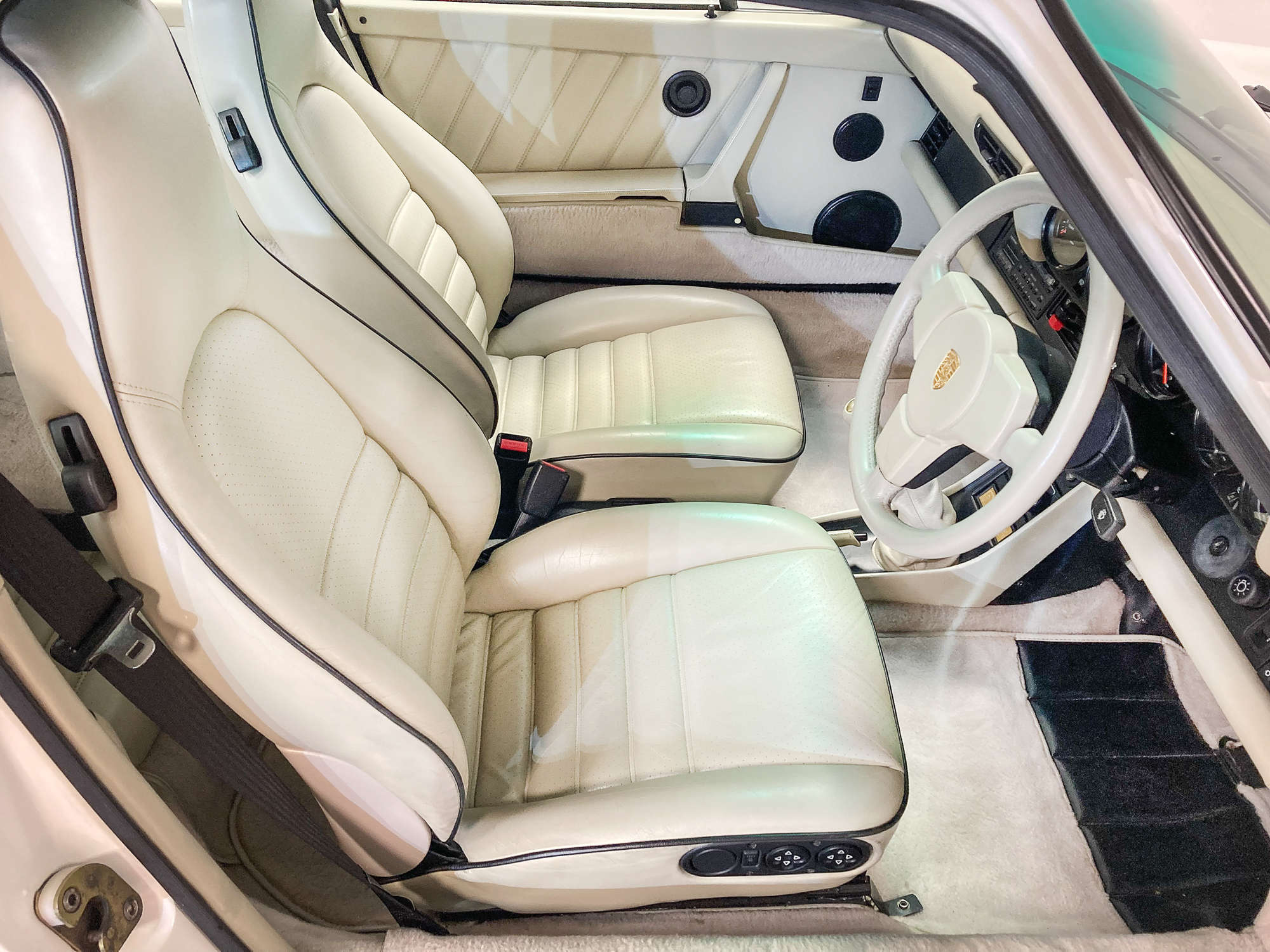 1989 Porsche 911 (930) Turbo LE-Sold